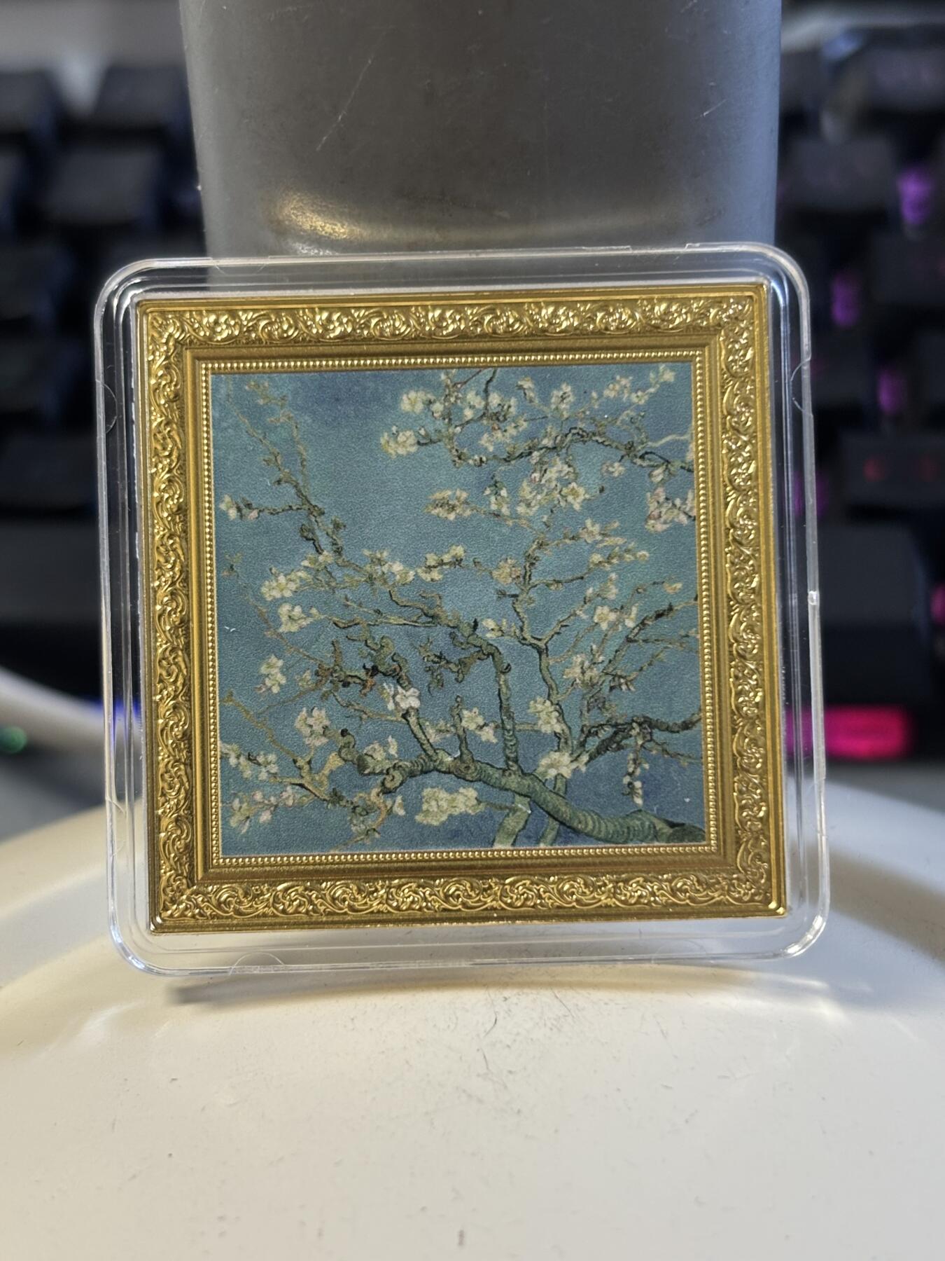 第197期拍卖 纽埃2022年世界名画系列梵高杏花开1盎司彩色银币，999银，发行999枚