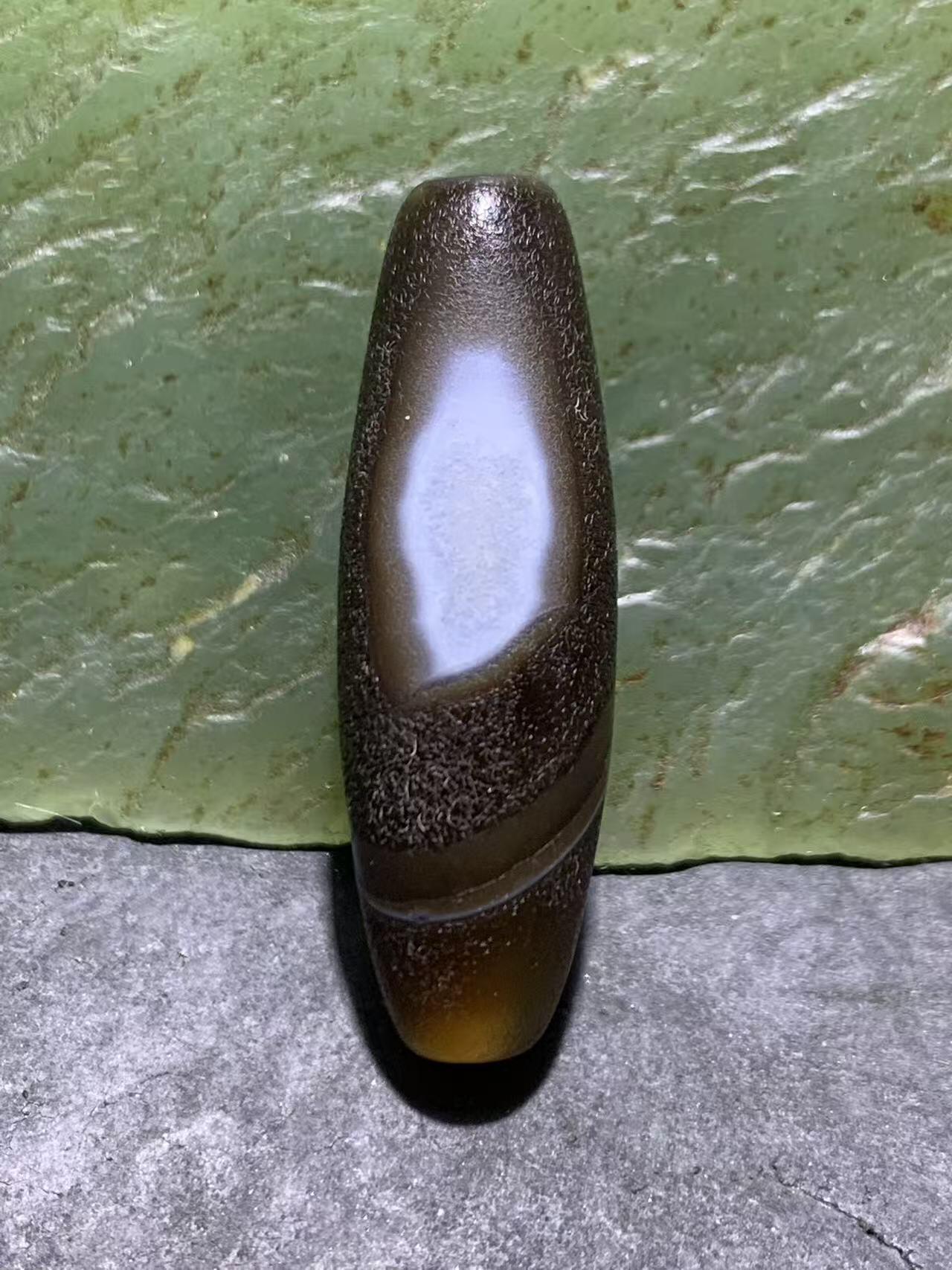 精美风化纹罕见一眼靠山图案药师玛瑙桶珠一个，