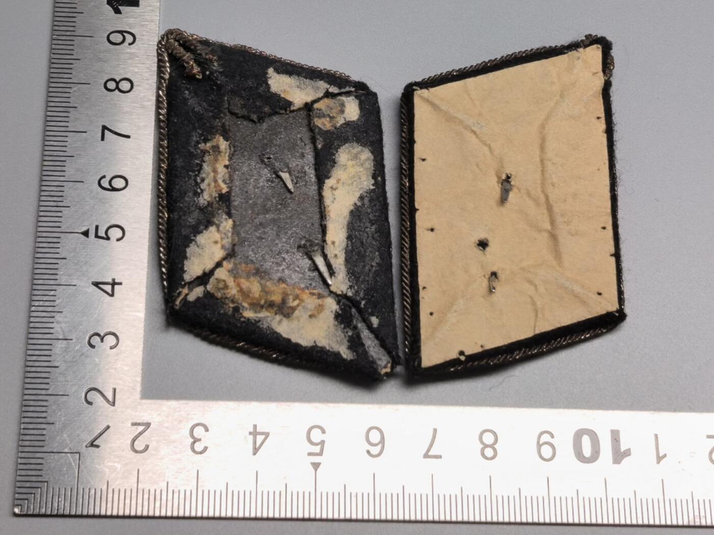 小驴勋章奖章收藏4月11日周六晚六点拍卖（珍爱和平，收藏战争，铭记历史，勿忘国耻，忠党爱国。有偿代拍，送拍规则在简介最后，参拍须阅读规则后再参拍，关系到运费包装发货时效真假辨别等关键信息，拍卖时不再发原图，看大图店主微信码在拍卖店铺介绍里） 现代工艺品 SS领章 非原品