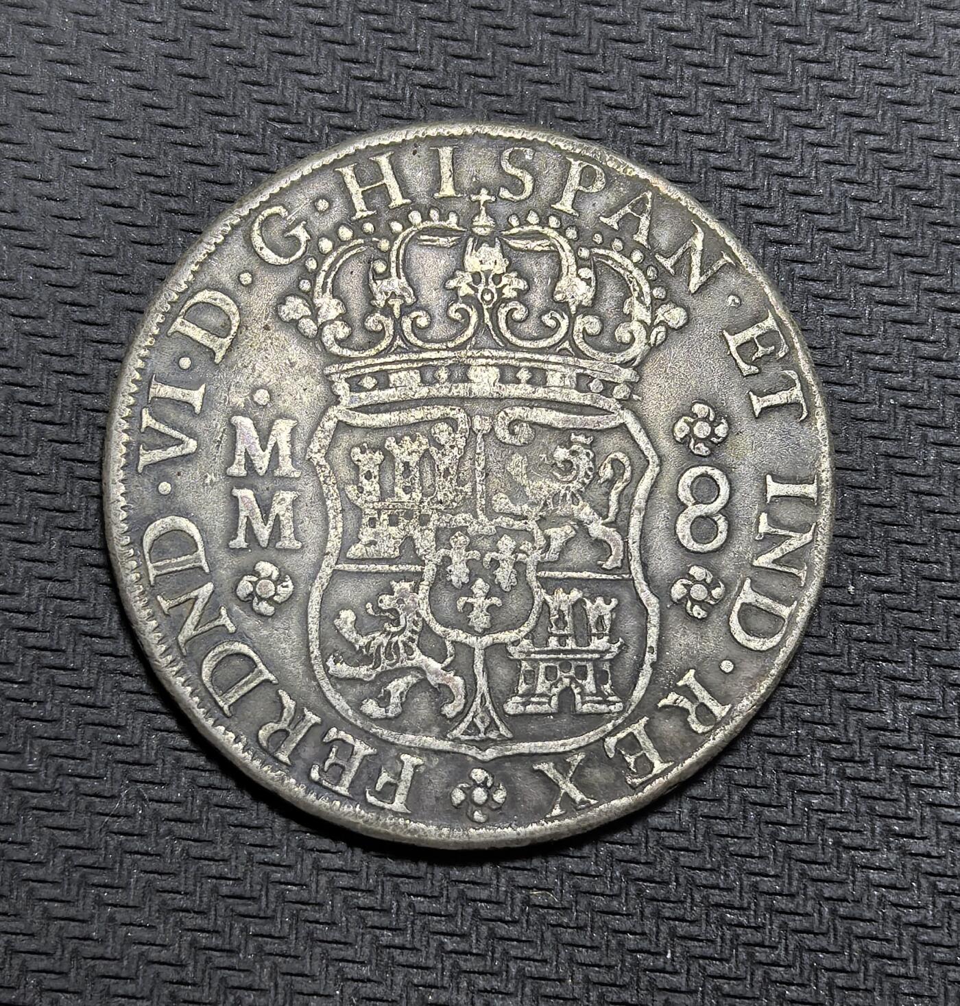 外国优质老铜币纪念币银币专场，周六晚上九点倒数截拍，满百包邮，周日发货,可寄存半年，喜欢朋友微信扫描二维码可直接参拍 摆摊利器西班牙斐迪南六世1756 年 8 里亚尔双柱币，不保真