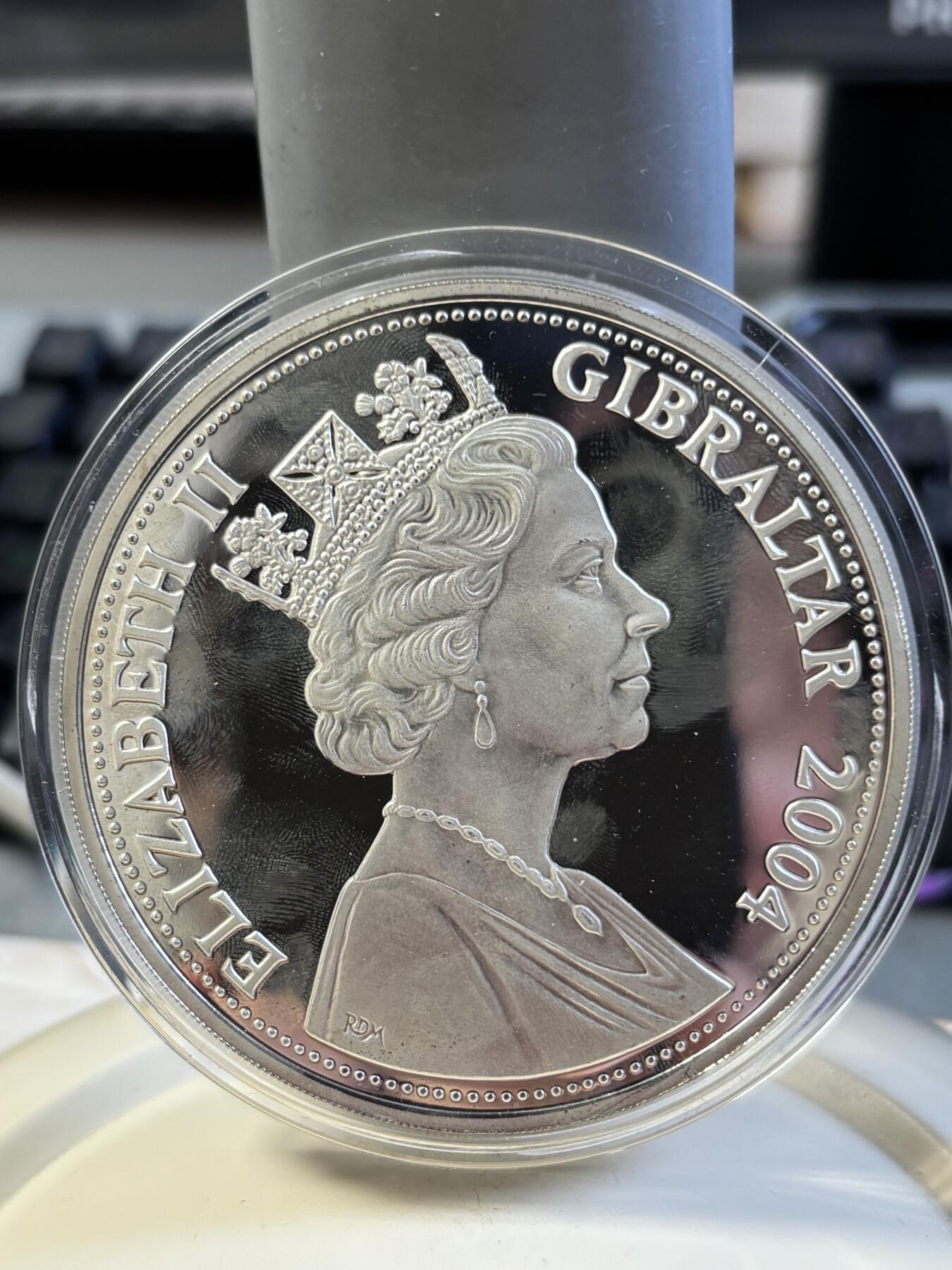 第197期拍卖 直布罗陀2004年诺曼底登陆60周年彩色5盎司银币，925银，发行950枚，有瑕疵