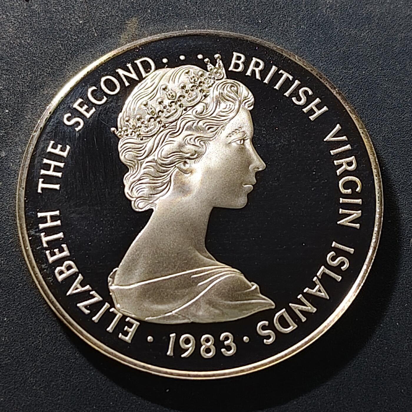 【全场包邮】纯粹捡漏拍519场 【稀少】英属维尔京群岛1983年10元加冕30周年精制克朗型纪念银币【39.5毫米30.28克50%】-量2857