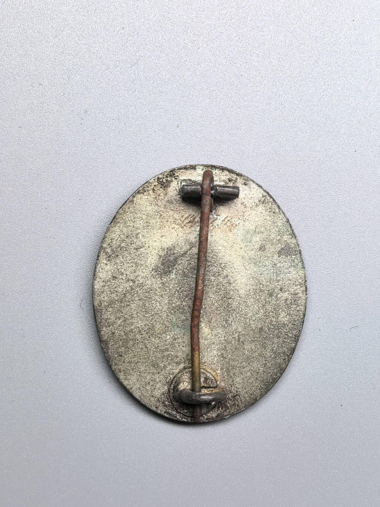 小驴勋章奖章收藏4月11日周六晚六点拍卖（珍爱和平，收藏战争，铭记历史，勿忘国耻，忠党爱国。有偿代拍，送拍规则在简介最后，参拍须阅读规则后再参拍，关系到运费包装发货时效真假辨别等关键信息，拍卖时不再发原图，看大图店主微信码在拍卖店铺介绍里） 现代工艺品 银级战伤奖章 非原品