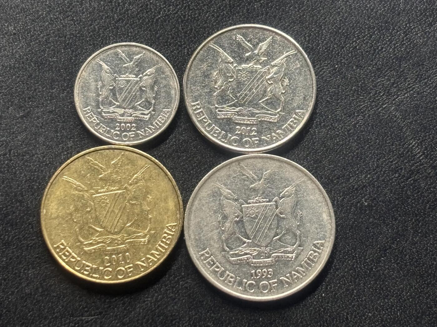 邮泉阁外国硬币限时拍卖第四十五场 （邮票在国外，请付邮费6元）