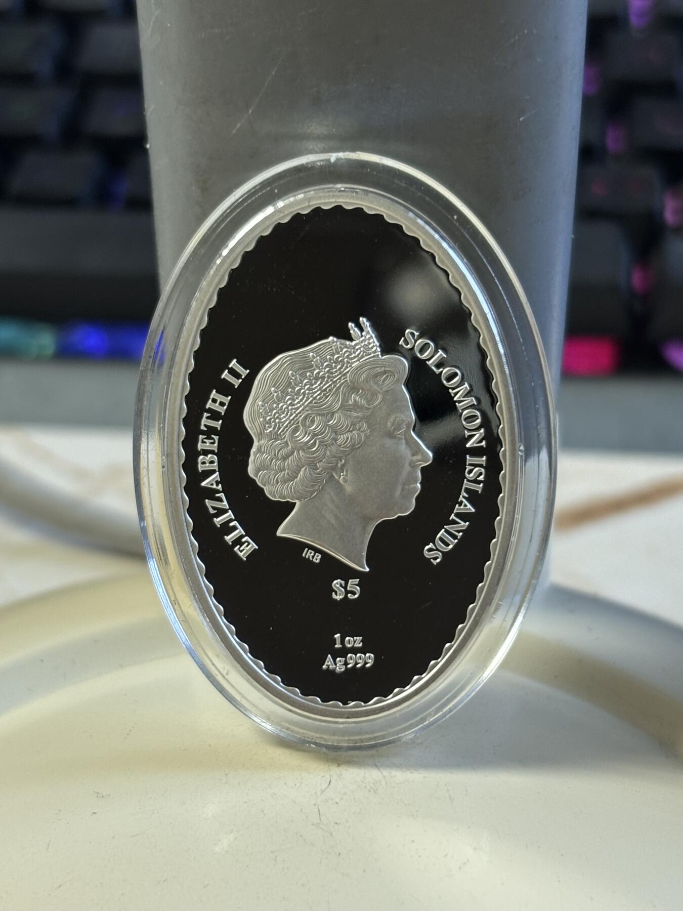 第197期拍卖 所罗门2020年俄罗斯套娃圣诞老人椭圆彩色纪念银币，999银，发行5000枚