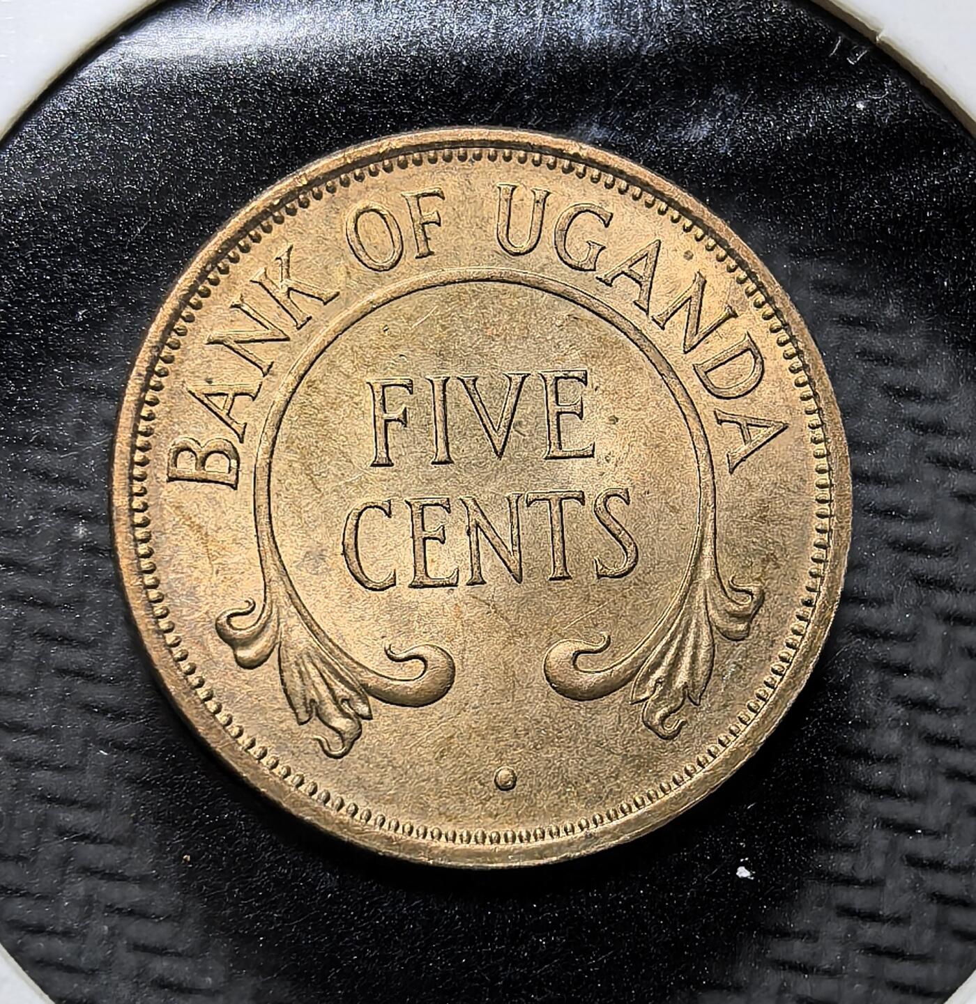 外国优质老铜币纪念币银币专场，周六晚上九点倒数截拍，满百包邮，周日发货,可寄存半年，喜欢朋友微信扫描二维码可直接参拍