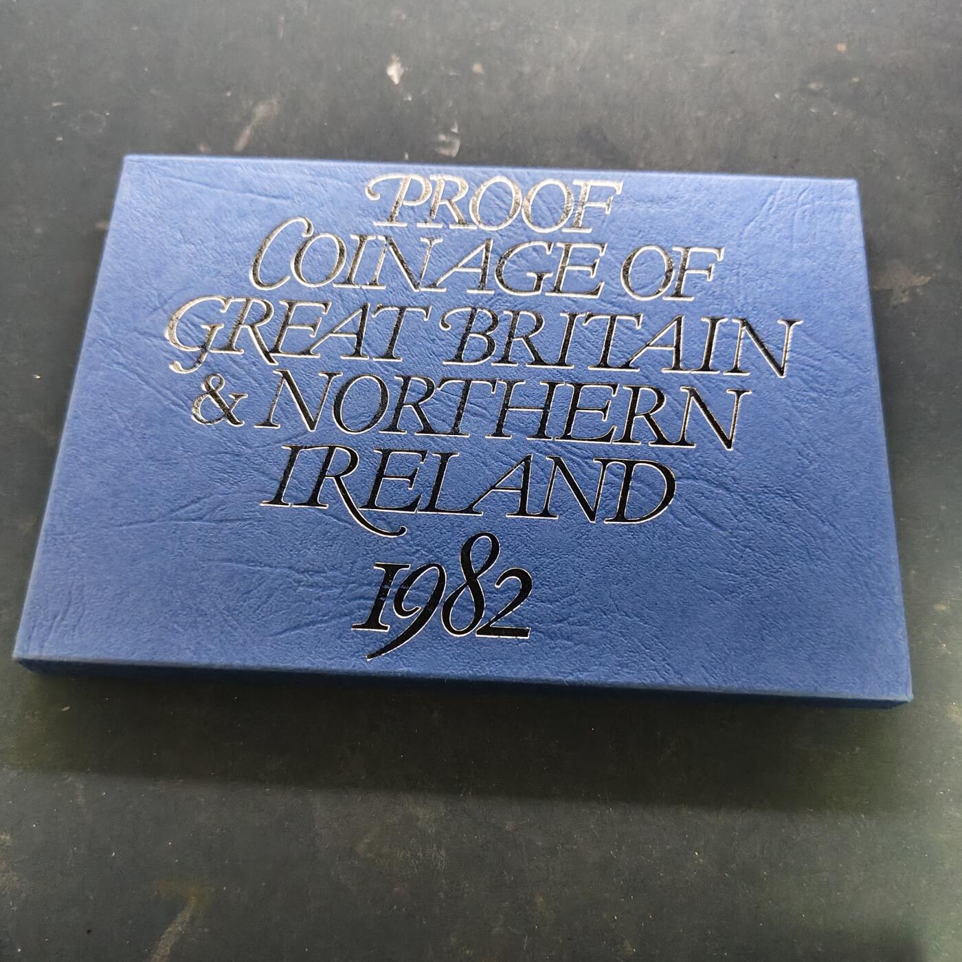 【全场包邮】纯粹捡漏拍521场 英国盒装套币3盒一组-1961-1967年十二进制盒装带克朗币+1982年官方精制套币+1981年官方精制套币