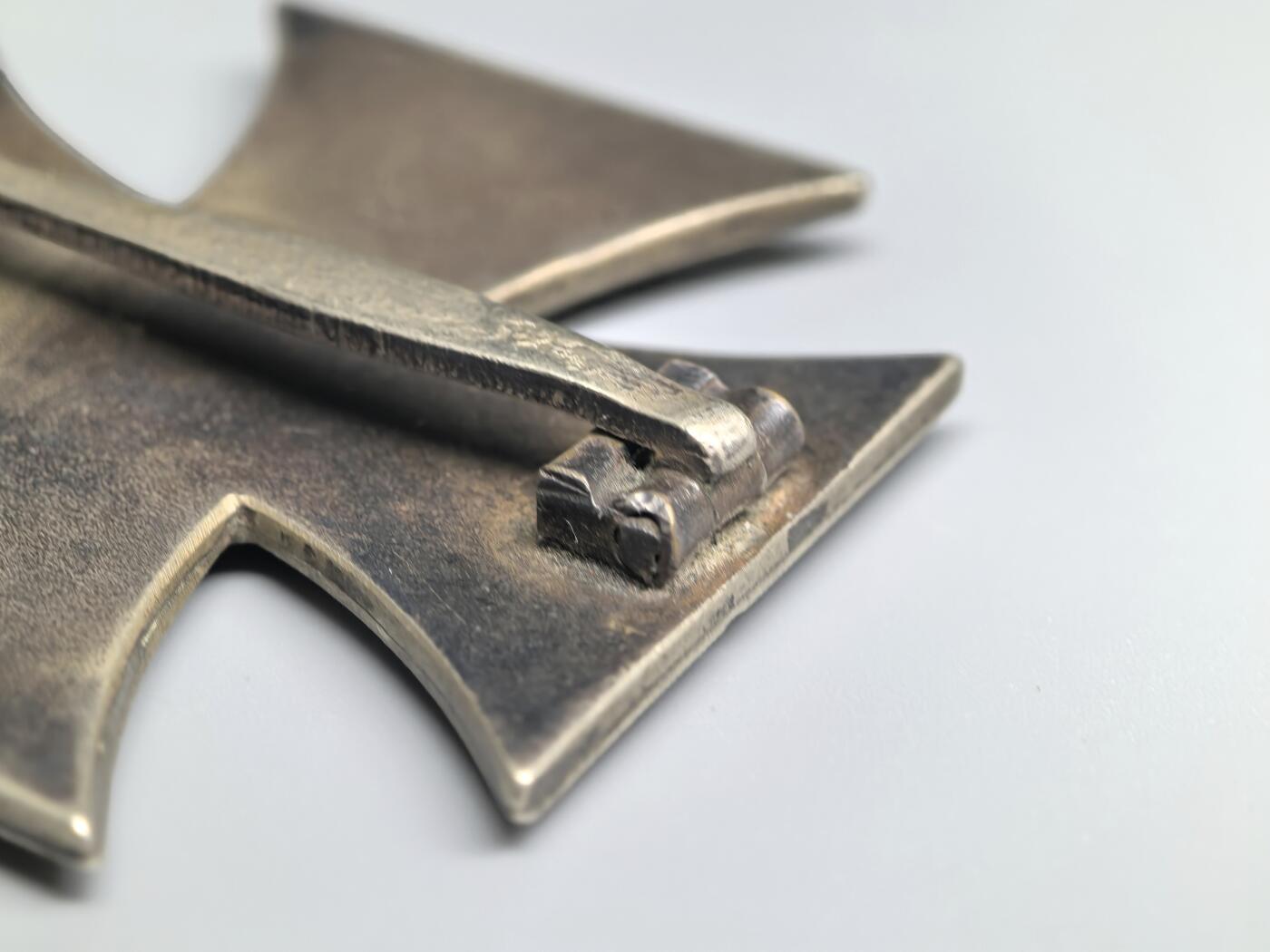 小驴勋章奖章收藏4月11日周六晚六点拍卖（珍爱和平，收藏战争，铭记历史，勿忘国耻，忠党爱国。有偿代拍，送拍规则在简介最后，参拍须阅读规则后再参拍，关系到运费包装发货时效真假辨别等关键信息，拍卖时不再发原图，看大图店主微信码在拍卖店铺介绍里）