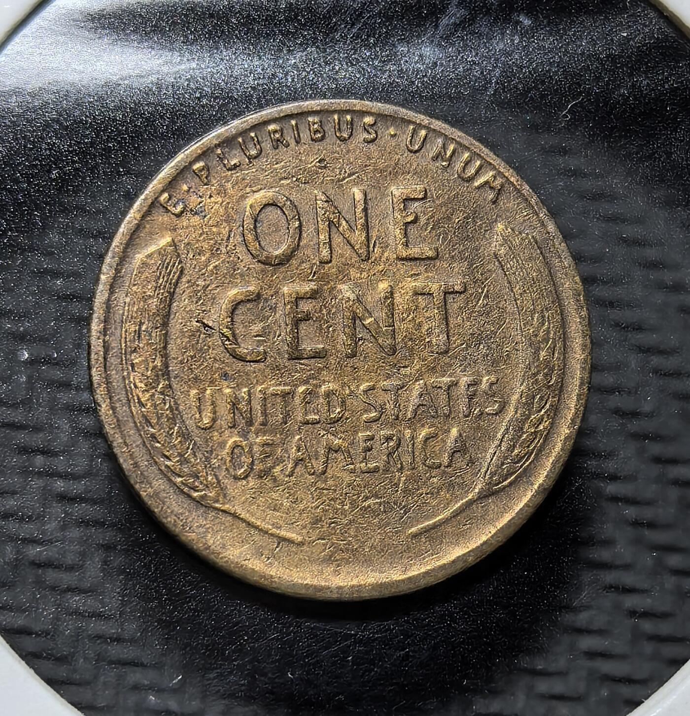 外国优质老铜币纪念币银币专场，周六晚上九点倒数截拍，满百包邮，周日发货,可寄存半年，喜欢朋友微信扫描二维码可直接参拍