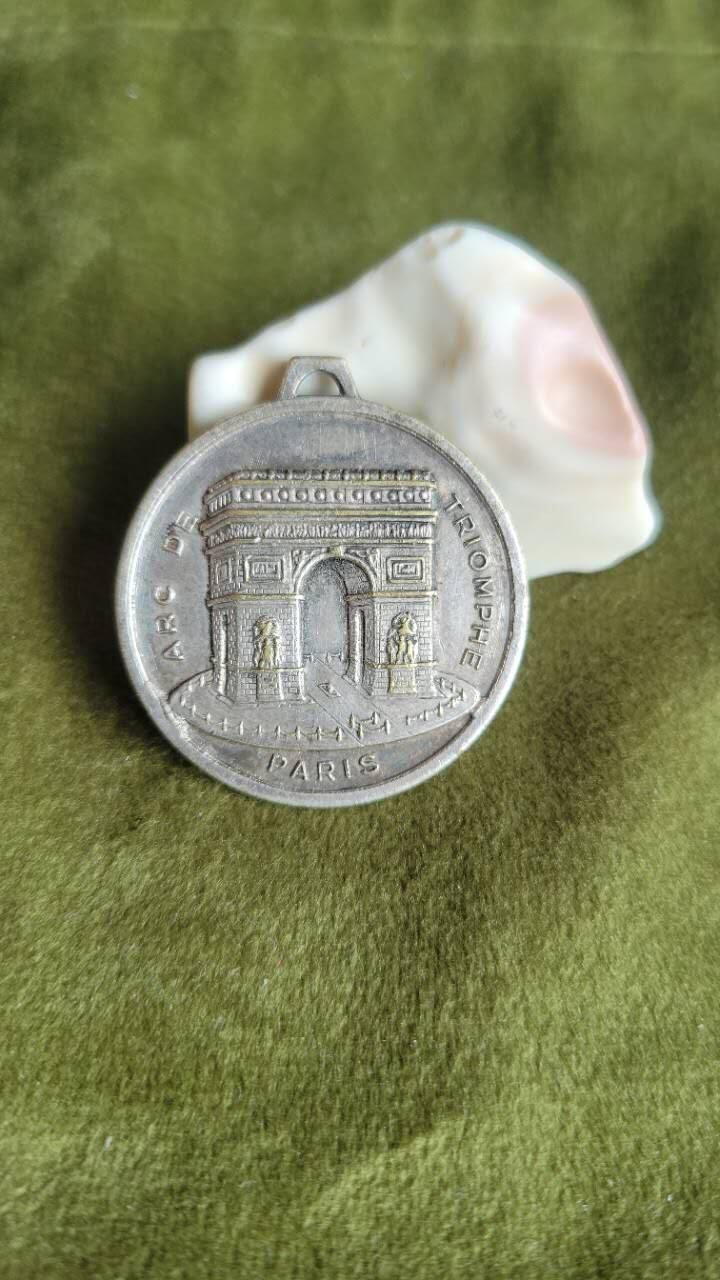 嘉宝良覃世界勋赏第26期拍卖 法国地标建筑纪念章