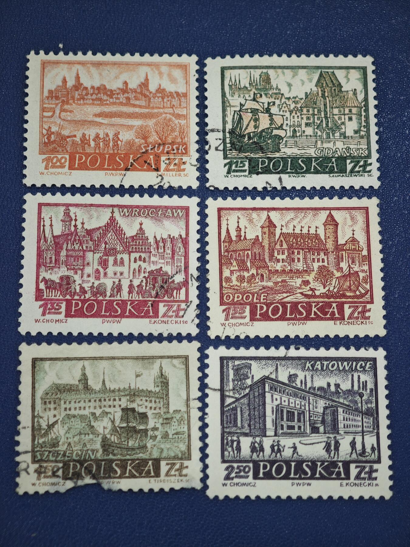 橙子收藏第八期(社会主义国家邮票专场) 波兰1956-1957年 波兰城市风光系列邮票   这六枚邮票均出自波兰（Polska） 于1956年至1957年发行的波兰城市风光（Miasta Polski） 系列邮票，采用经典的雕刻版工艺，是波兰战后社会主义建设时期集邮的代表系列。