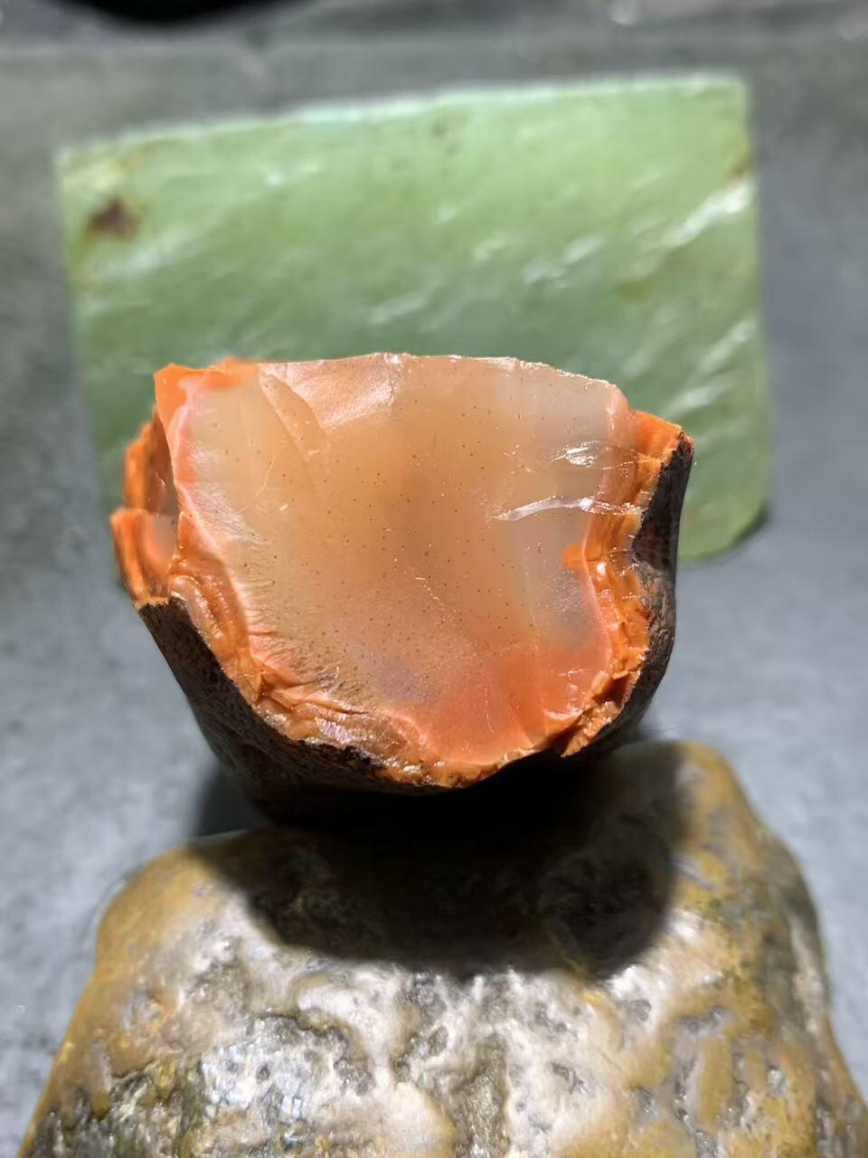 精美川料铁红皮开窗料荔枝冻心南红玛瑙原石一颗，