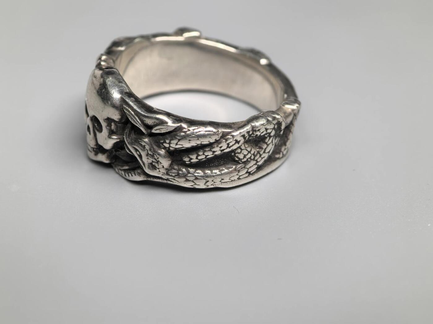 小驴勋章奖章收藏4月11日周六晚六点拍卖（珍爱和平，收藏战争，铭记历史，勿忘国耻，忠党爱国。有偿代拍，送拍规则在简介最后，参拍须阅读规则后再参拍，关系到运费包装发货时效真假辨别等关键信息，拍卖时不再发原图，看大图店主微信码在拍卖店铺介绍里）