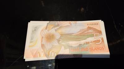 世界钱币～微拍第245期暨2026年第26期  新货卖剩品种部分上架提供选购 - 2025年福克兰群岛5镑 全新绝品无47倒置号 尾号069