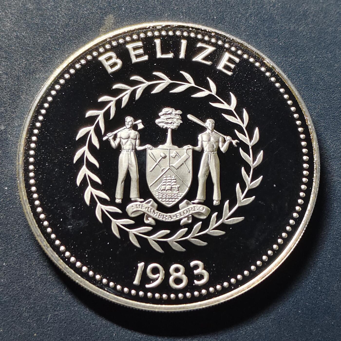 【全场包邮】纯粹捡漏拍519场 【稀少】伯利兹1983年25元加冕30周年精制克朗型纪念银币【39.5毫米30.28克50%】-量2944