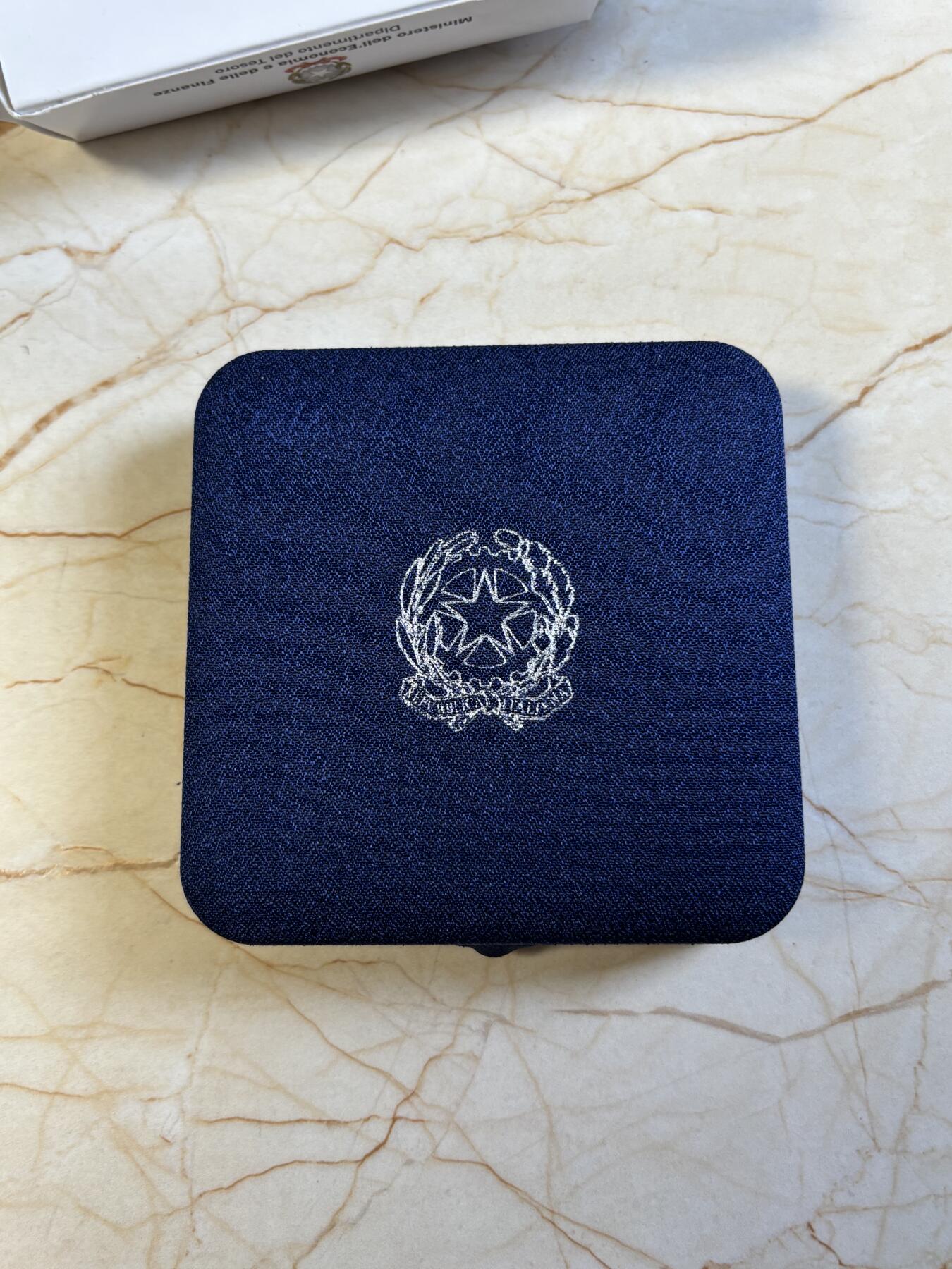 第197期拍卖 意大利2009年画家卡拉奇逝世400周年精制纪念银币，925银，22克，发行9000枚，有氧化