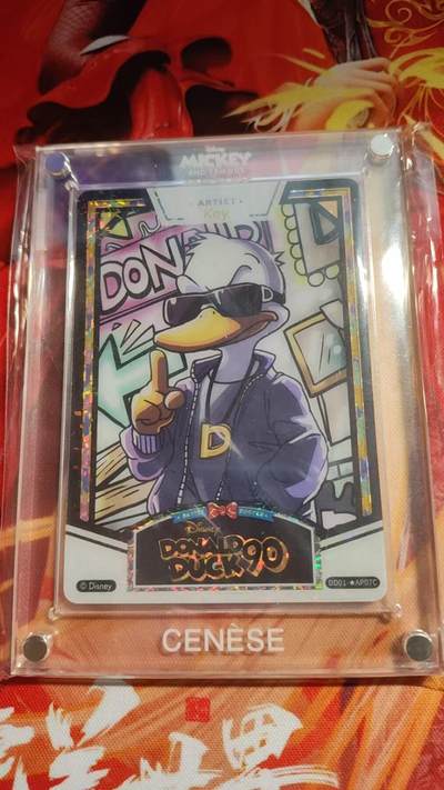 寸草不生 马年 第二期 - 集卡社 唐老鸭90周年潮流艺术家亲签卡 黑金折
09/50 限量编号
艺术家Key亲签