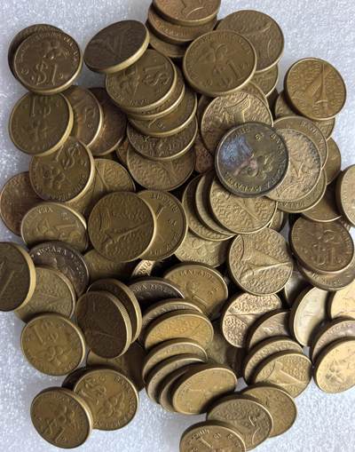 外国优质银币克朗币纪念章，每周六晚九点倒数截拍，满百包邮可寄存，持续收拍 - 马来西亚1元100枚