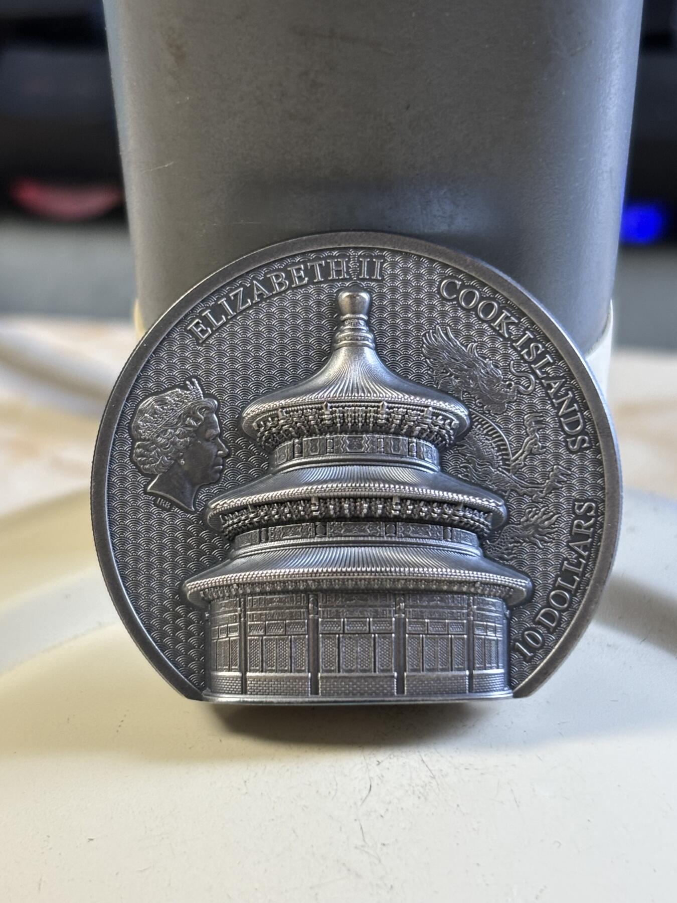 第197期拍卖 库克2023年天坛祈年殿2盎司高浮雕纪念银币，999银，发行1888枚