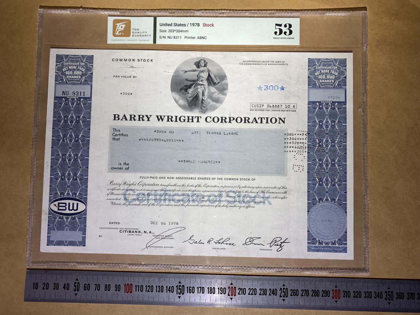 【礼羽收藏】🌏世界钱币拍卖第132期 【NU 8311】1978年美国巴里·赖特公司普通股凭证，300股，每股面值1美元，NU冠，无47尾311 永恒号，TGG53 AU 评级