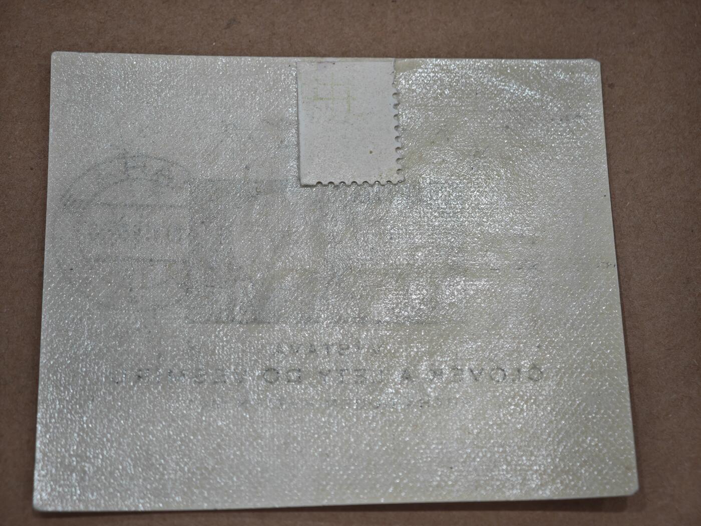 橙子收藏第八期(社会主义国家邮票专场) 捷克斯洛伐克1963年发行的“人类与太空飞行”航天展纪念小型张，1962年苏联发射的“火星1号”探测器在飞掠火星时失联，但它开启了人类对火星的探测序幕，这枚邮票正是对这一探索的致敬。冷战时期东欧社会主义阵营致敬苏联航天成就的经典邮品。