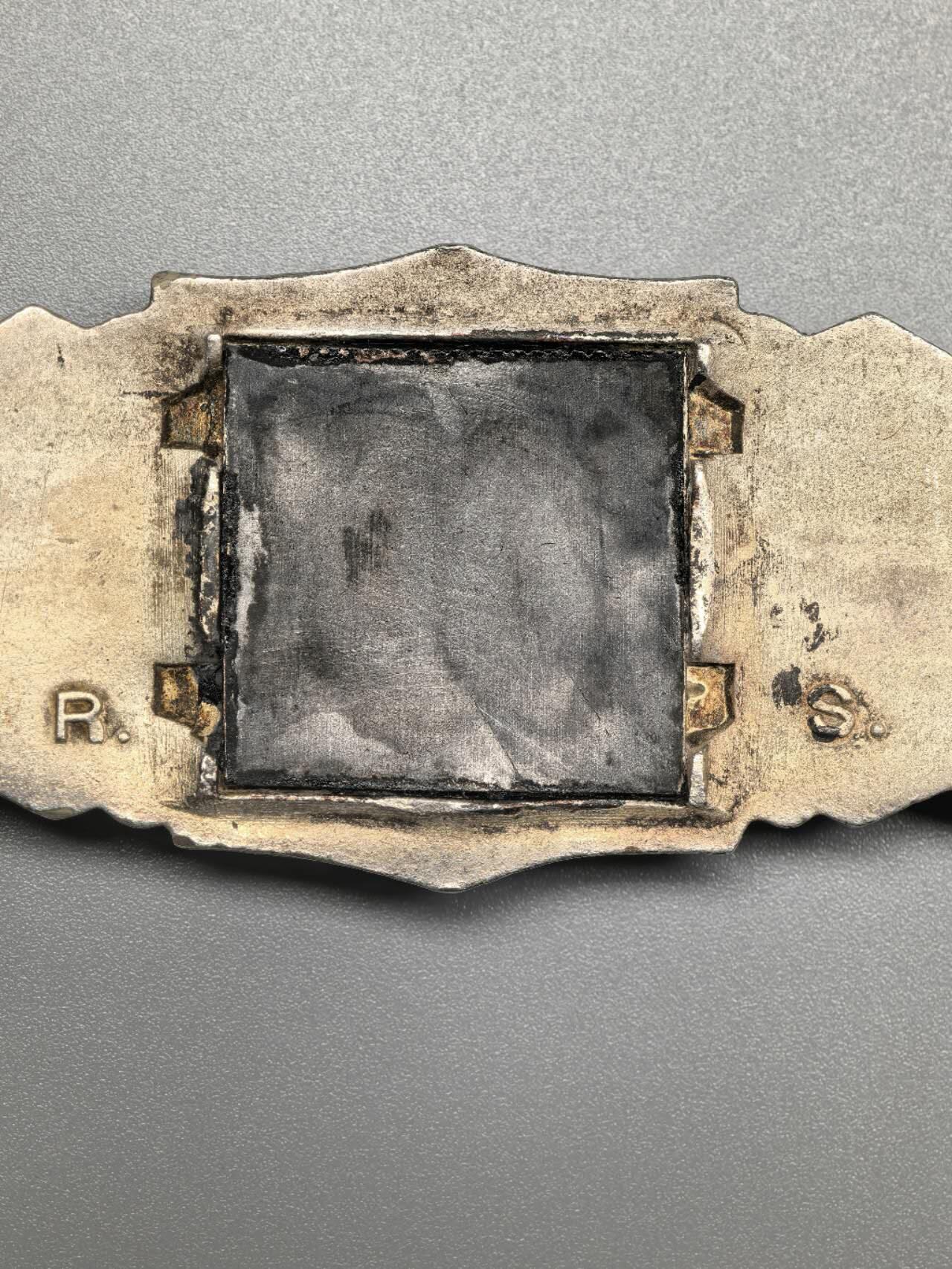 小驴勋章奖章收藏4月11日周六晚六点拍卖（珍爱和平，收藏战争，铭记历史，勿忘国耻，忠党爱国。有偿代拍，送拍规则在简介最后，参拍须阅读规则后再参拍，关系到运费包装发货时效真假辨别等关键信息，拍卖时不再发原图，看大图店主微信码在拍卖店铺介绍里） 得三银级近距离作战勋饰，背打R.S.厂标