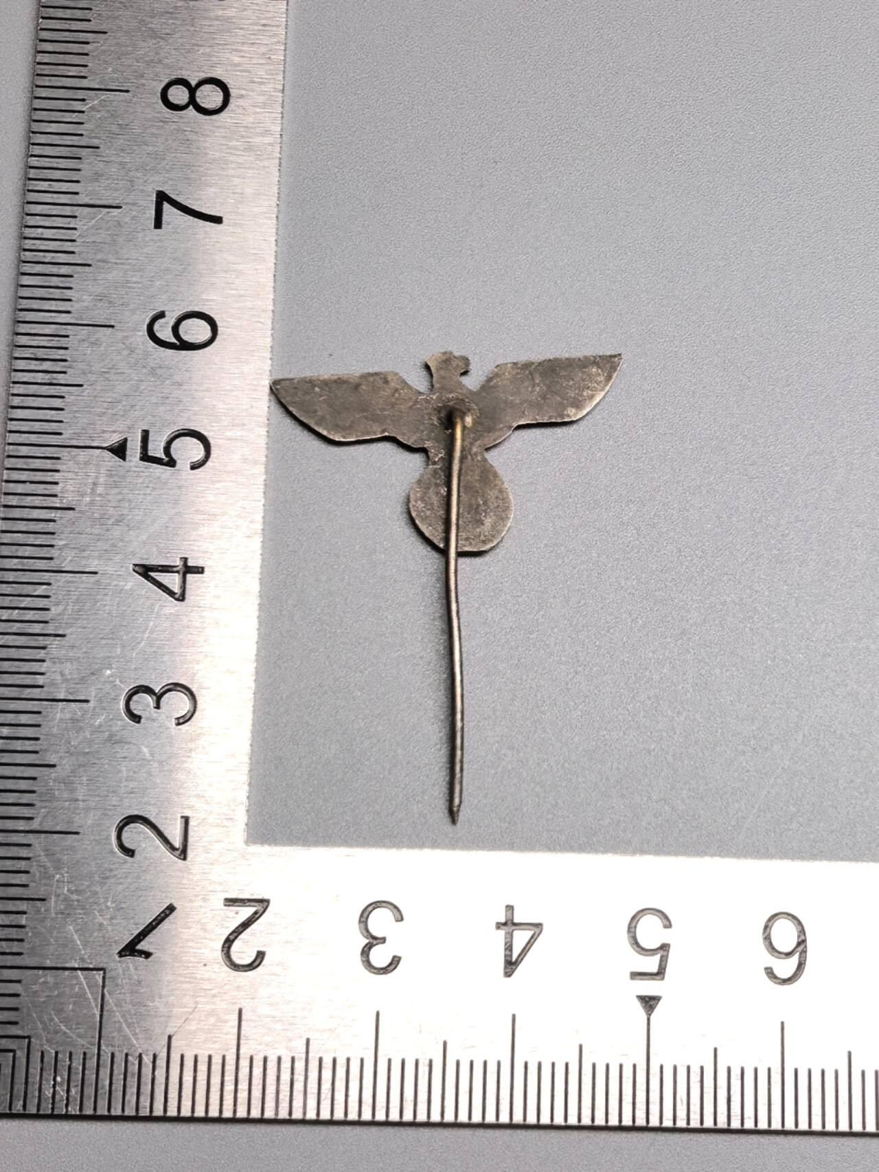 小驴勋章奖章收藏4月11日周六晚六点拍卖（珍爱和平，收藏战争，铭记历史，勿忘国耻，忠党爱国。有偿代拍，送拍规则在简介最后，参拍须阅读规则后再参拍，关系到运费包装发货时效真假辨别等关键信息，拍卖时不再发原图，看大图店主微信码在拍卖店铺介绍里） 现代工艺品 小插针 非原品