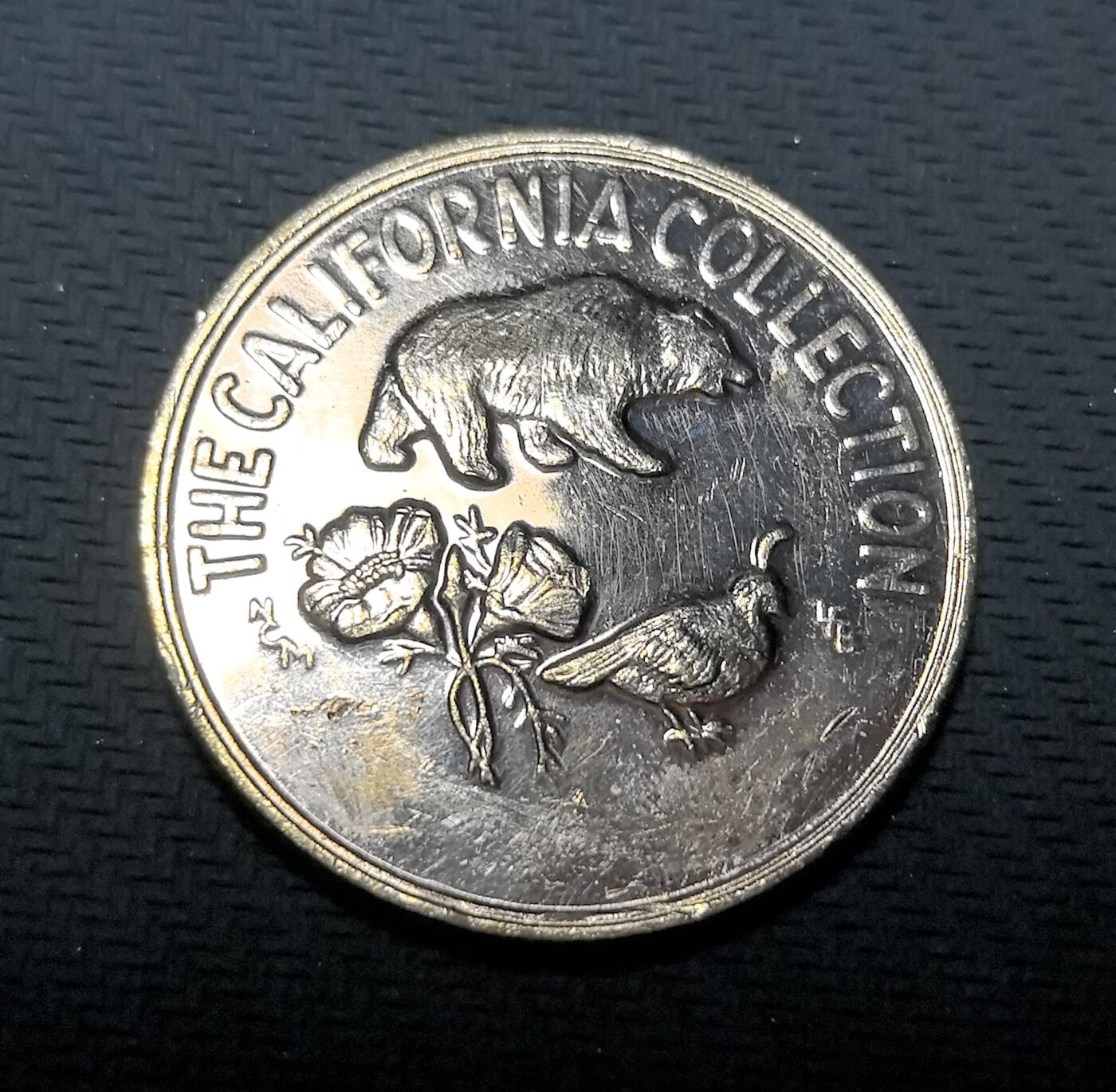 外国优质老铜币纪念币银币专场，周六晚上九点倒数截拍，满百包邮，周日发货,可寄存半年，喜欢朋友微信扫描二维码可直接参拍 加州象海豹纪念章