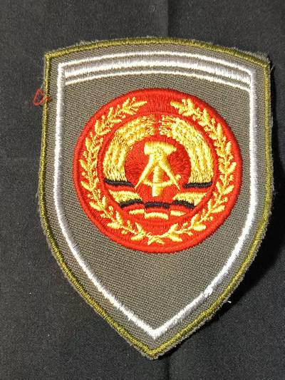 云宸嘉赏-勋臻佳藏四月精品甄选场次（低佣 一元一手） - 民主德国人民军准尉臂章 马裤呢材质 精工刺绣