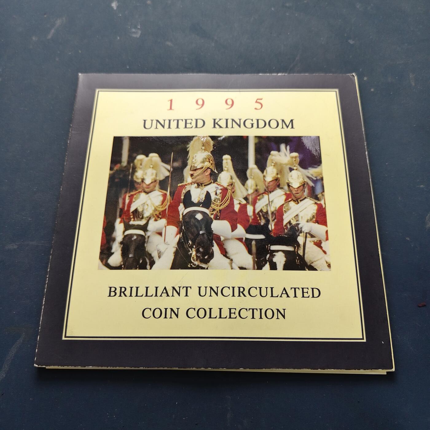 【全场包邮】纯粹捡漏拍521场 英国官方封装套币3套一组-1982年封装（无外壳）+1982年封装+1995年封装含联合国2镑