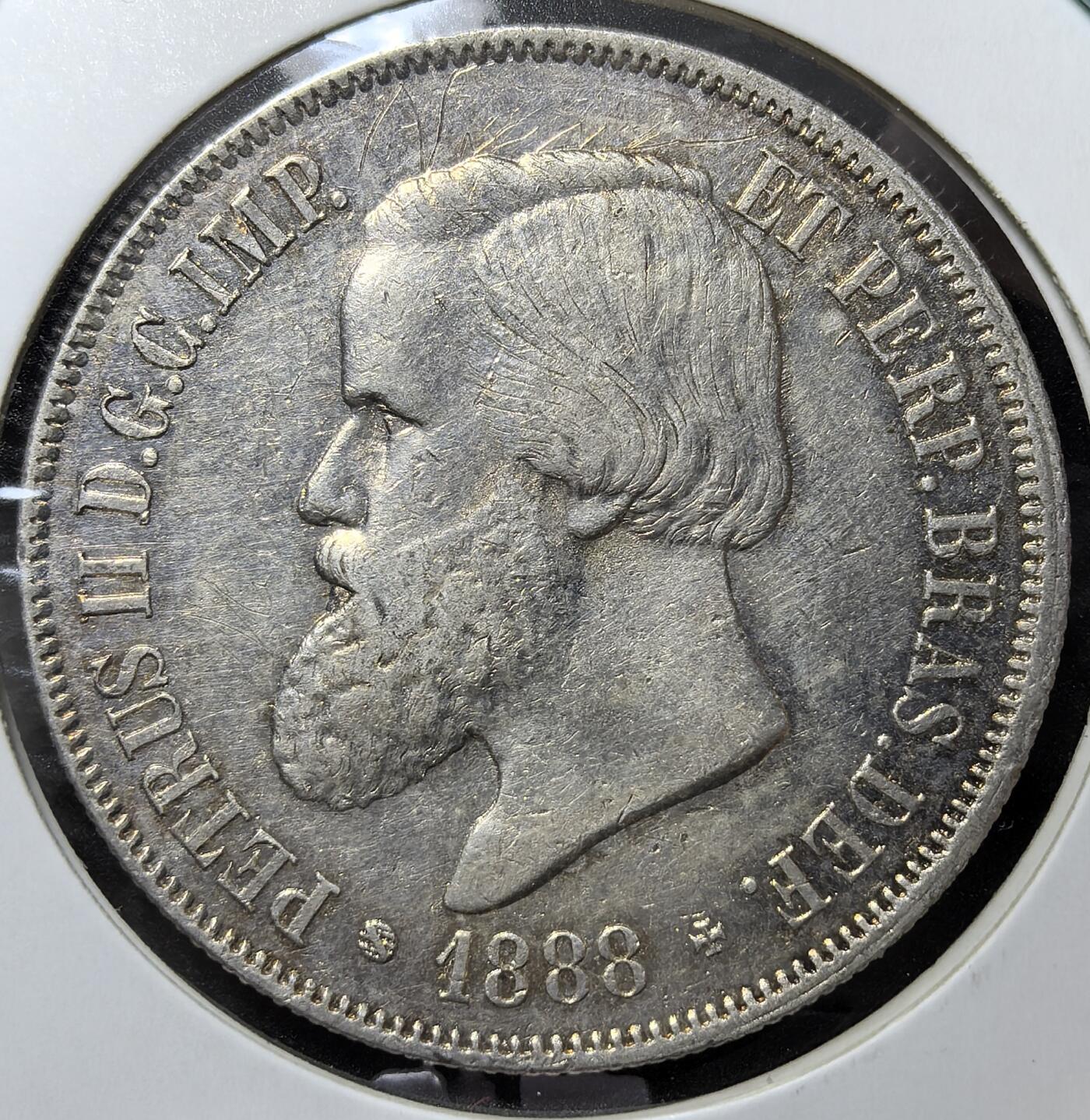 外国优质老铜币纪念币银币专场，周六晚上九点倒数截拍，满百包邮，周日发货,可寄存半年，喜欢朋友微信扫描二维码可直接参拍 巴西帝国佩德罗二世1888年2000瑞斯银币，依 1870 年法令发行，为帝国末代大银币，见证废奴后帝制终结，次年帝国覆灭，是巴西帝制时代的收官遗存。