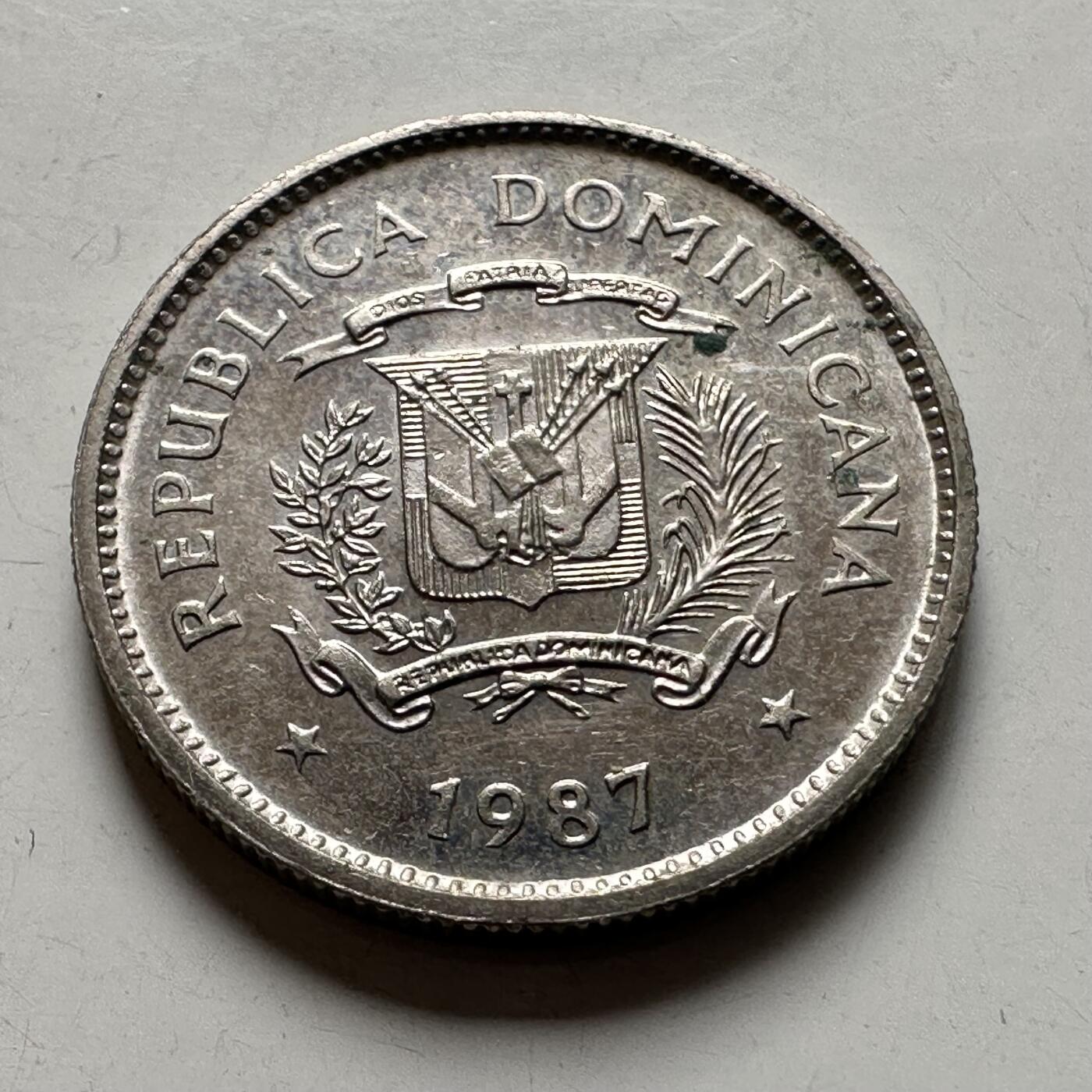 🌹外币初藏🌹🐯2026年第40场   每周二四六晚8️⃣点 世界钱币 多米尼加 1987年  10分