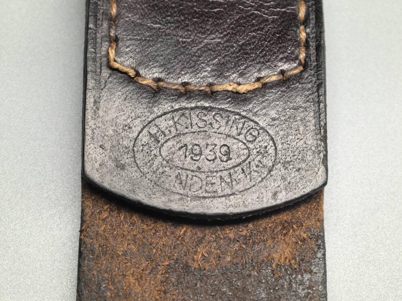 小驴勋章奖章收藏4月11日周六晚六点拍卖（珍爱和平，收藏战争，铭记历史，勿忘国耻，忠党爱国。有偿代拍，送拍规则在简介最后，参拍须阅读规则后再参拍，关系到运费包装发货时效真假辨别等关键信息，拍卖时不再发原图，看大图店主微信码在拍卖店铺介绍里） 1939年空军腰带扣