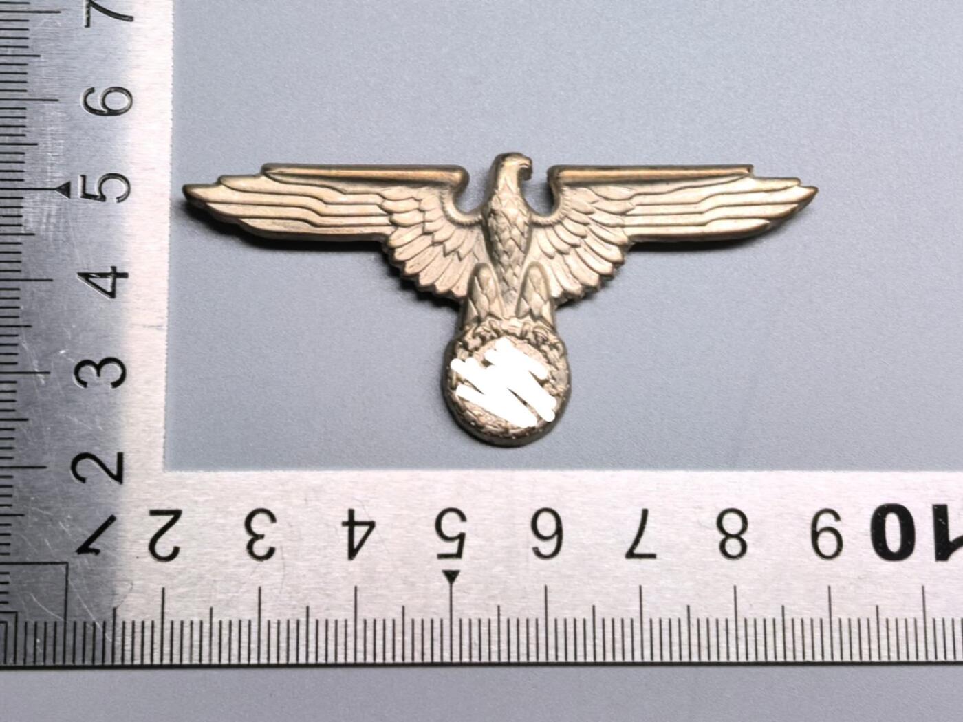 小驴勋章奖章收藏4月11日周六晚六点拍卖（珍爱和平，收藏战争，铭记历史，勿忘国耻，忠党爱国。有偿代拍，送拍规则在简介最后，参拍须阅读规则后再参拍，关系到运费包装发货时效真假辨别等关键信息，拍卖时不再发原图，看大图店主微信码在拍卖店铺介绍里）