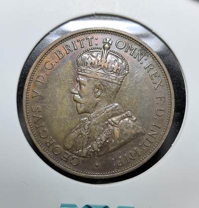 外国优质老铜币纪念币银币专场，周六晚上九点倒数截拍，满百包邮，周日发货,可寄存半年，喜欢朋友微信扫描二维码可直接参拍 - 英皇属地泽西群岛1935 年1/12 先令铜币，正面是头戴帝国皇冠的乔治五世，背面是泽西群岛标志性的三狮纹章。泽西作为距离法国海岸仅几公里的英国皇家属地，此币见证了英帝国巅峰时期对海峡群岛的管辖，以及英镑体系下地方货币的独特流通历史。