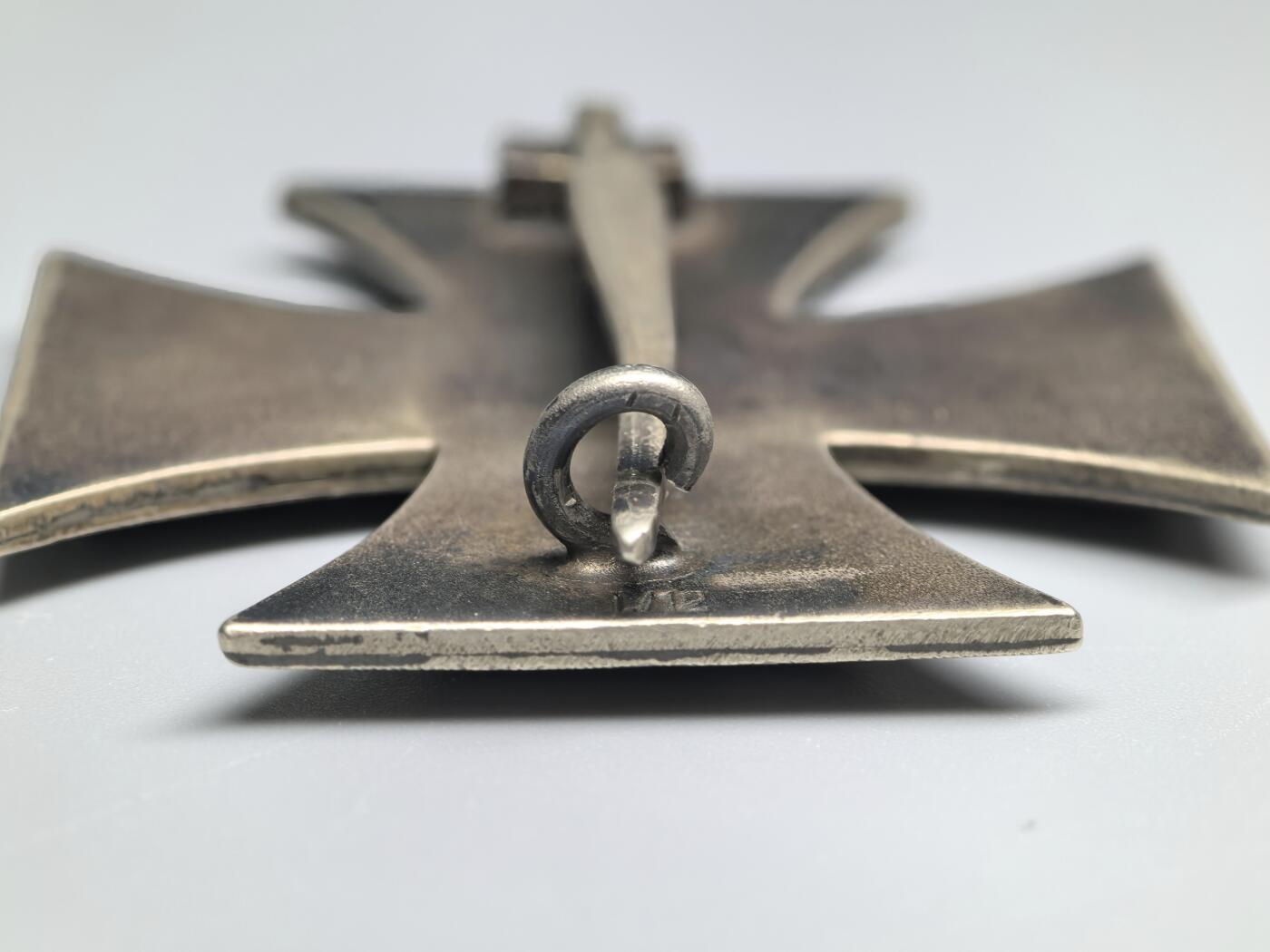 小驴勋章奖章收藏4月11日周六晚六点拍卖（珍爱和平，收藏战争，铭记历史，勿忘国耻，忠党爱国。有偿代拍，送拍规则在简介最后，参拍须阅读规则后再参拍，关系到运费包装发货时效真假辨别等关键信息，拍卖时不再发原图，看大图店主微信码在拍卖店铺介绍里）