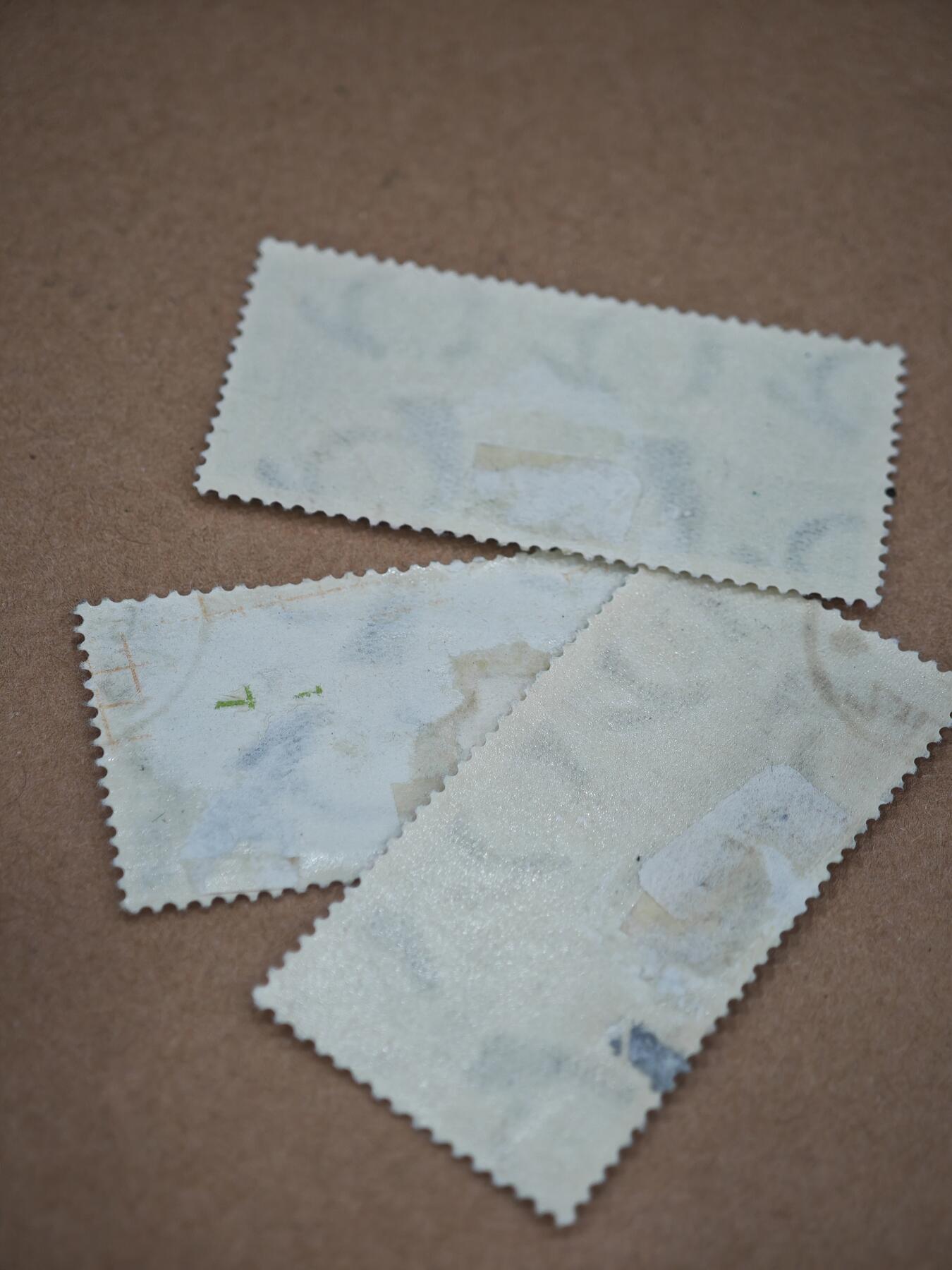 橙子收藏第八期(社会主义国家邮票专场) 一套波兰1959年发行的“苏联太空探索成就”纪念邮票，共3枚，是冷战时期华约阵营致敬苏联航天突破的经典邮品。1959年被称为苏联的“月球年”，“月球1号”“月球2号”“月球3号”接连完成飞掠、着陆与绕月任务，彻底打破了美国在太空探索中的优势。 