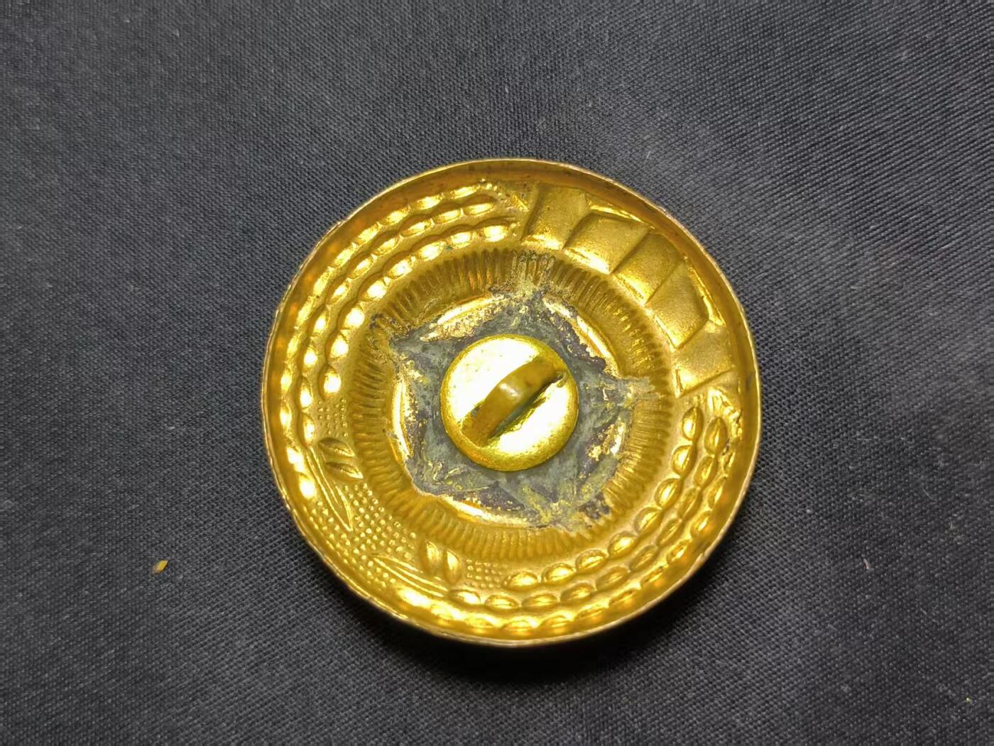 云宸嘉赏-勋臻佳藏四月精品甄选场次（低佣 一元一手） 朝鲜人民民主主义共和国 人民军铜帽徽 原漆美品