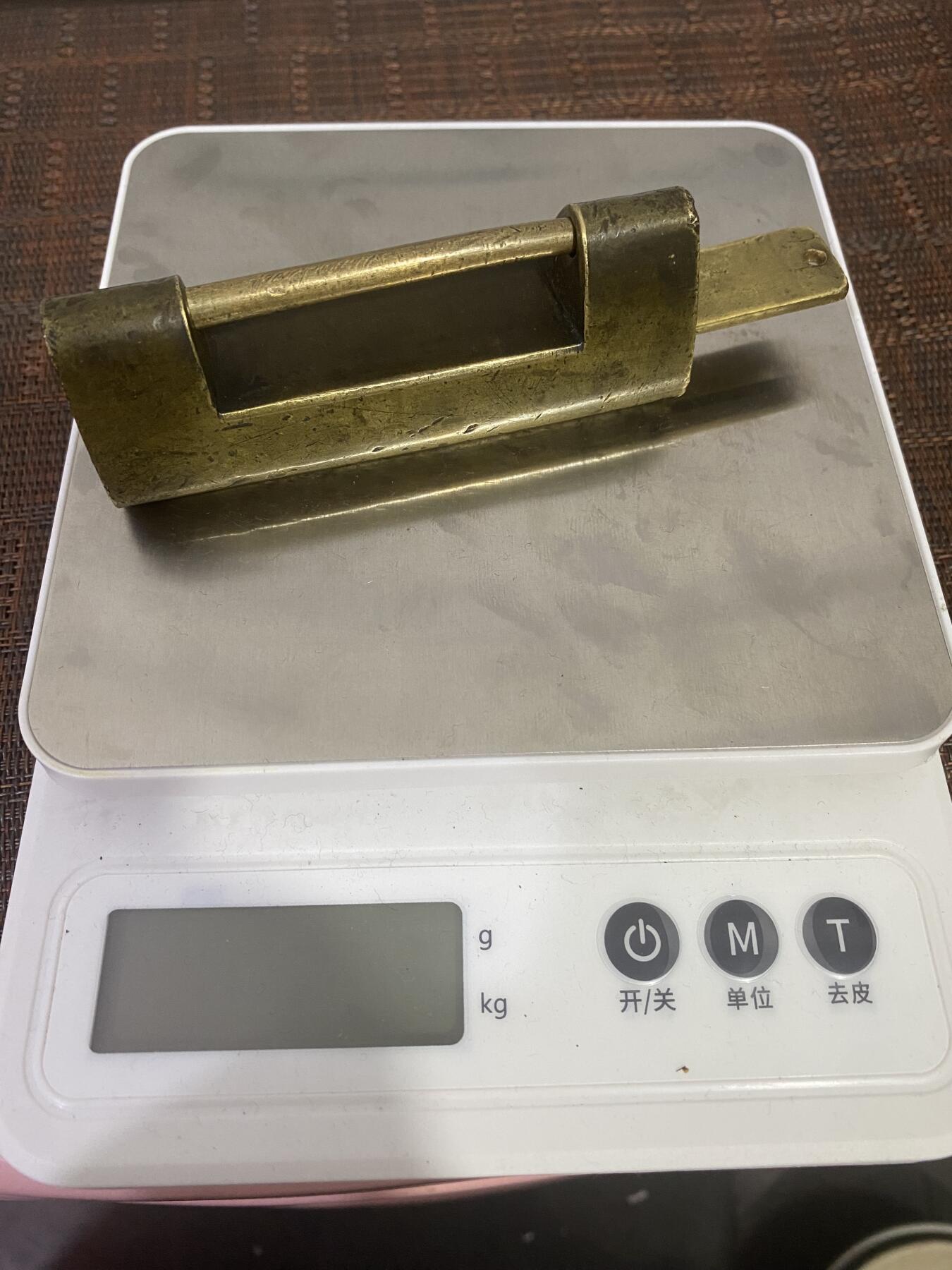 江南杂件场 清代名家李怡兴铜锁，带钥匙，带款