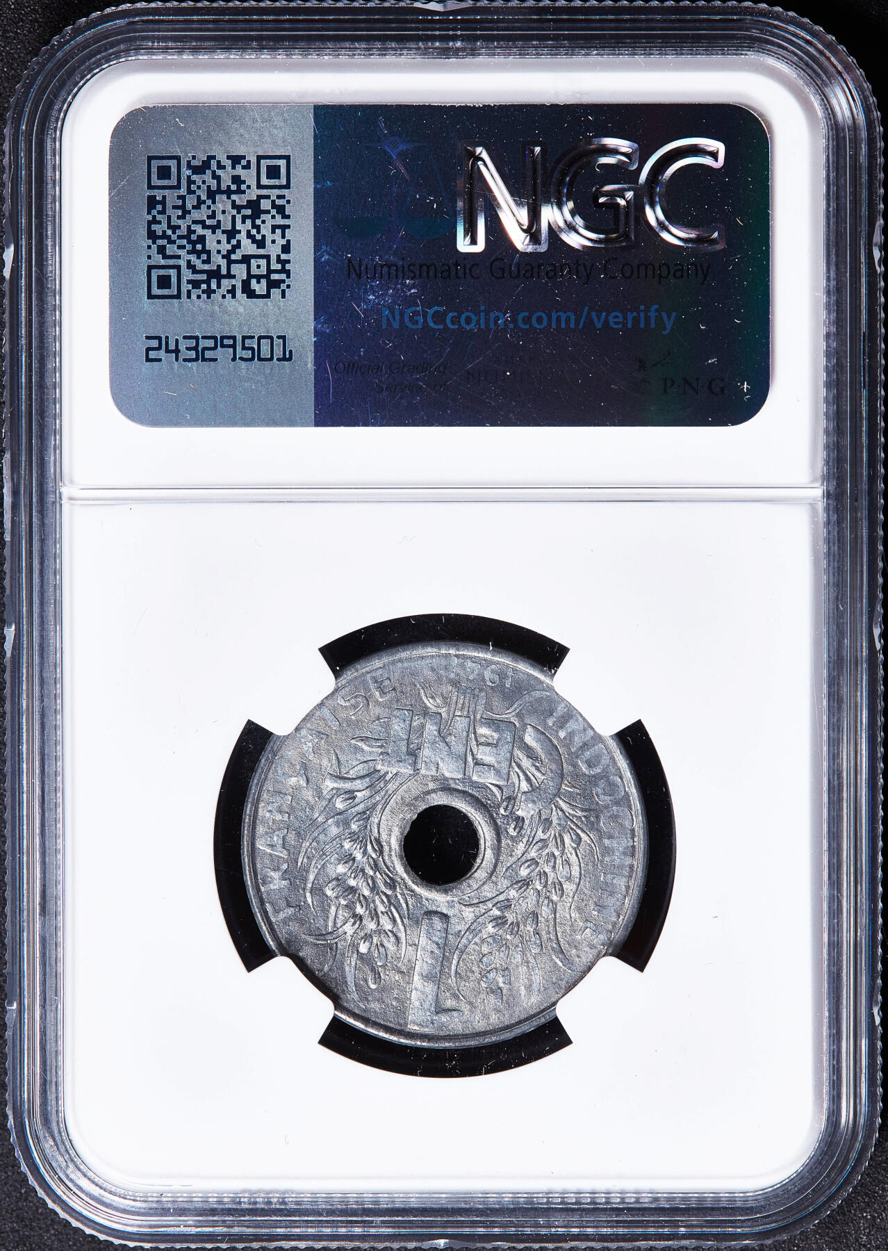 【俄甄集藏】满园春色-2026年(051)04-22星期三 晚 19:30 全场包邮 法属印度支那1941年帽圈版中孔1分锌币，NGC MS63，MS状态难得