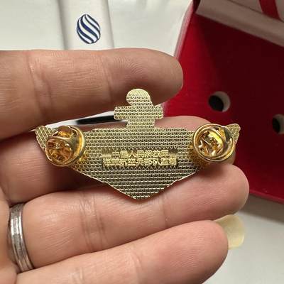 🌹外币初藏🌹🐯2026年第41场   每周二四六晚8️⃣点 世界钱币 中国人民解放军 海军航空兵纪念证章 原盒 镀金 部队监制