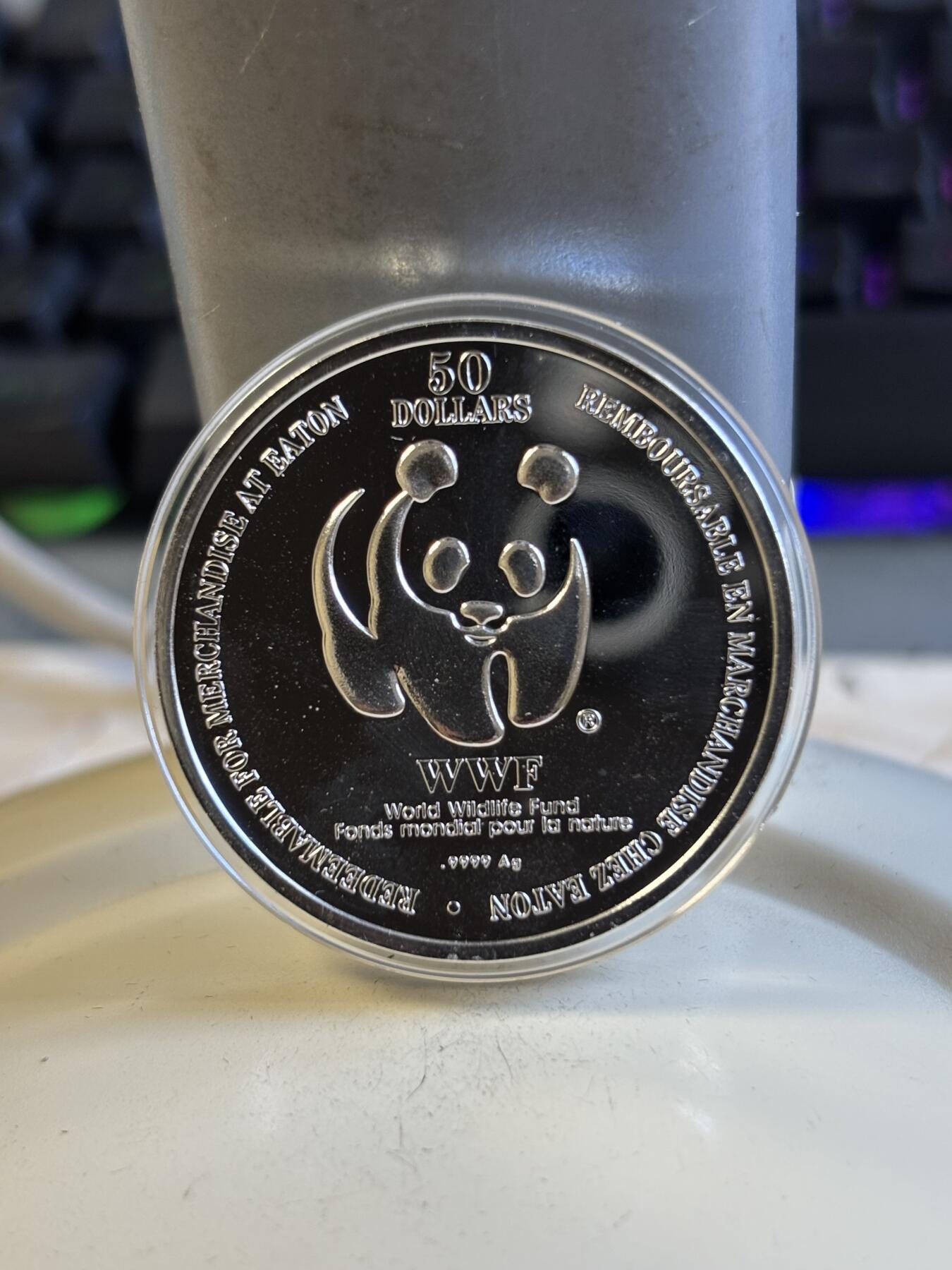 第197期拍卖 加拿大1995年世界自然基金会1盎司纪念银币带盒证书，9999银，有氧化，银价584