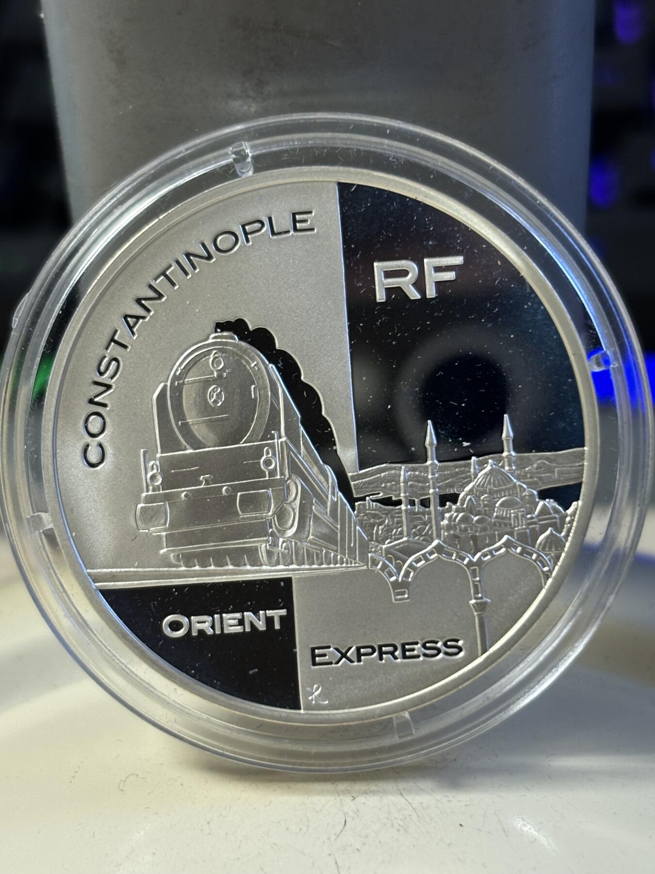 第197期拍卖 法国2003年环游世界系列精制银币套3枚套，22.2克*3，发行 15000套