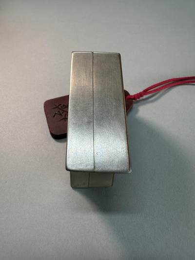 清-民国-建国｜老铜器专场.伍 民国老白铜瓦当形草虫芭蕉竹纹铜墨盒  