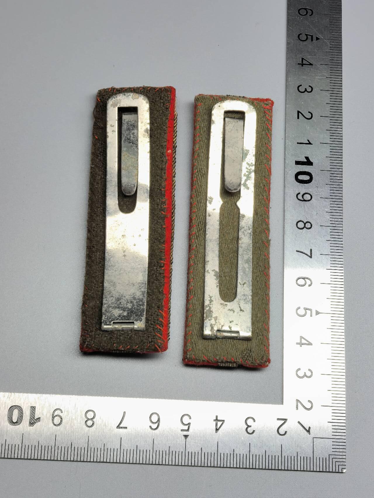 小驴勋章奖章收藏4月11日周六晚六点拍卖（珍爱和平，收藏战争，铭记历史，勿忘国耻，忠党爱国。有偿代拍，送拍规则在简介最后，参拍须阅读规则后再参拍，关系到运费包装发货时效真假辨别等关键信息，拍卖时不再发原图，看大图店主微信码在拍卖店铺介绍里） 柜子肩章一对