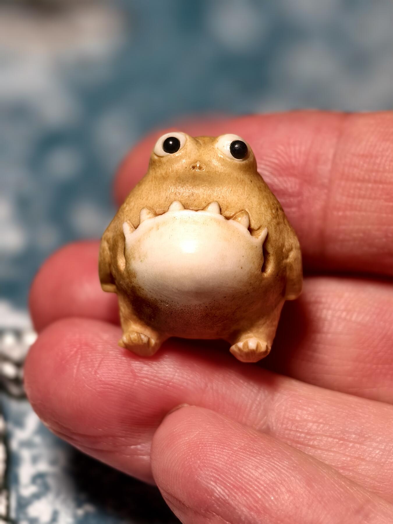 抚柳草堂-第二十四期章牌钱币  奖章勋章 满百包邮 放漏专场 鹿角根付  小怪兽大眼萌 天然鹿角雕刻 生动可爱 仅此一件 