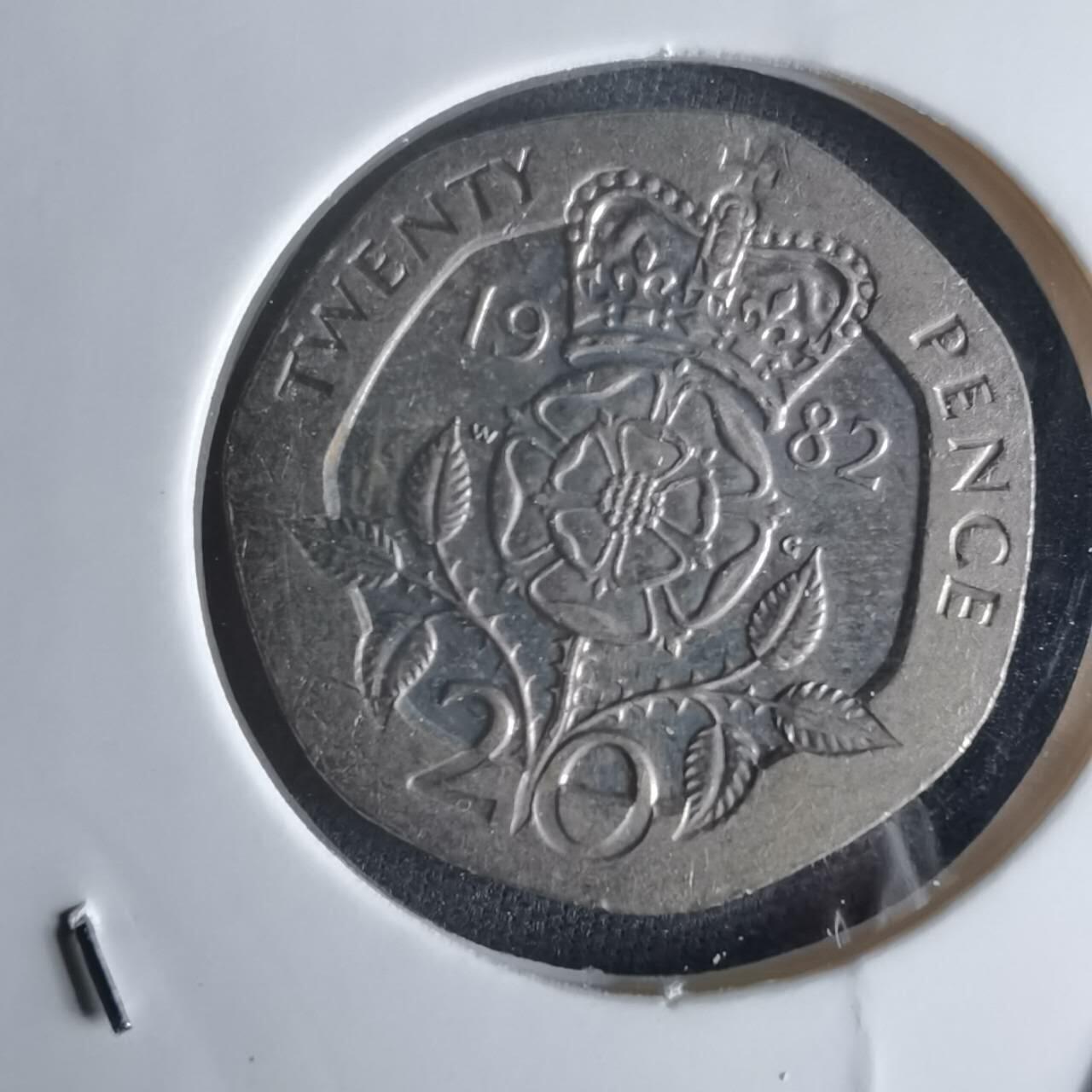 沼泽如烟--第1048场 英国1982年20便士