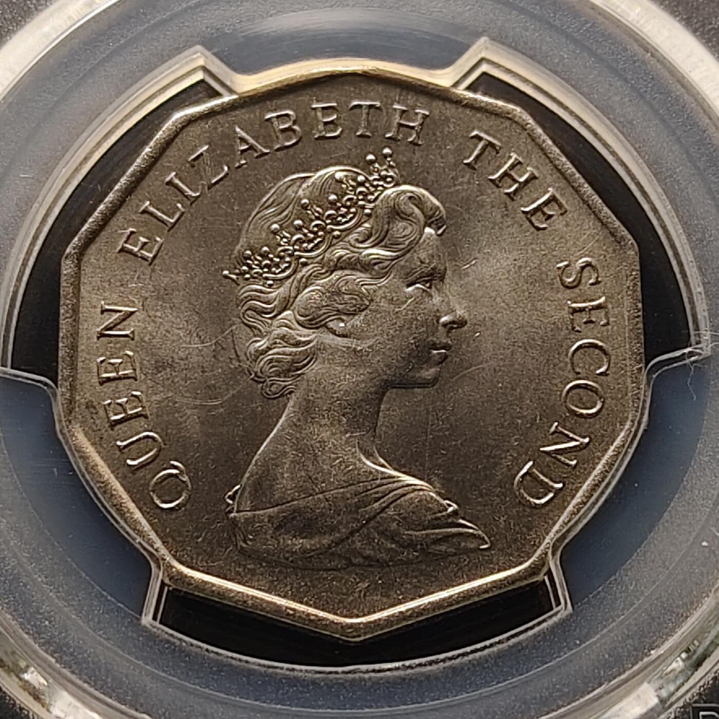 【全场包邮】纯粹捡漏拍521场 香港1976年花冠女王多边形5元（仅发行1976/1978/1979年三年）-PCGS MS63