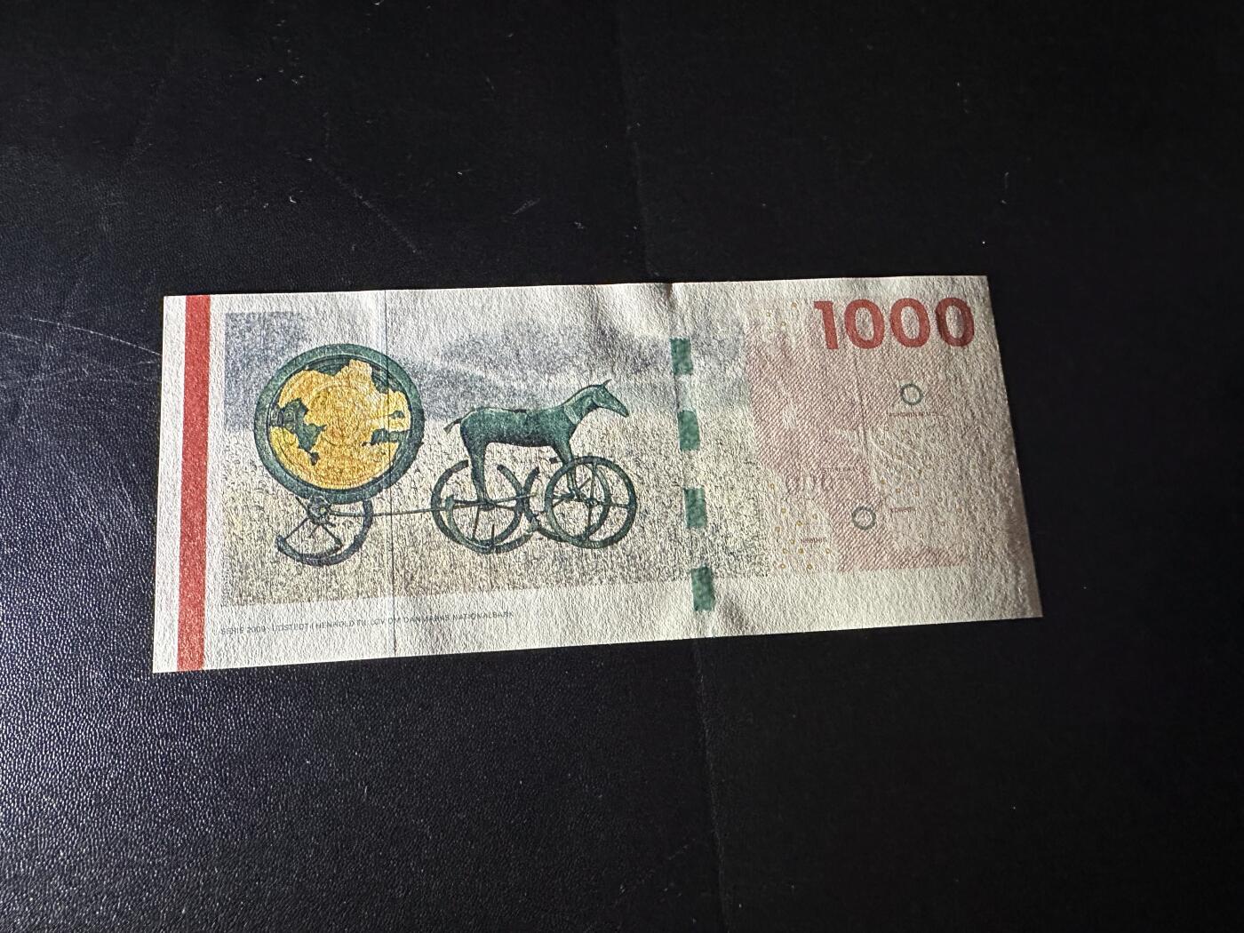 《外钞收藏家》第六百二十六期（精品场）（长期征集拍品、欢迎藏友们联系合作） 丹麦桥版1000克朗 全新UNC A0冠