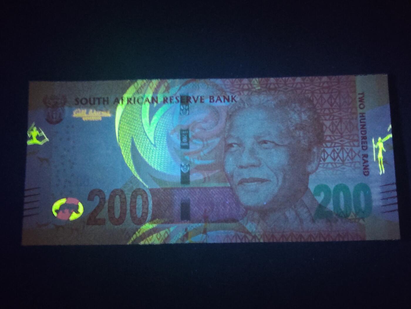 2026四月第二期，总第223期 南非2016版200兰特UNC有捆印 曼德拉和猎豹